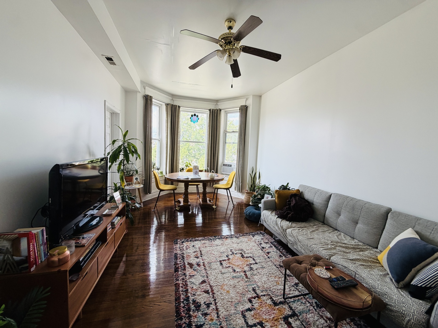 939 W 32nd Street Property Photo 3