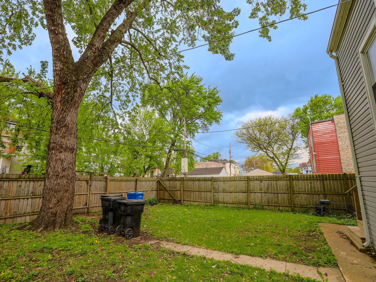 224 N Lockwood Avenue Property Photo 3