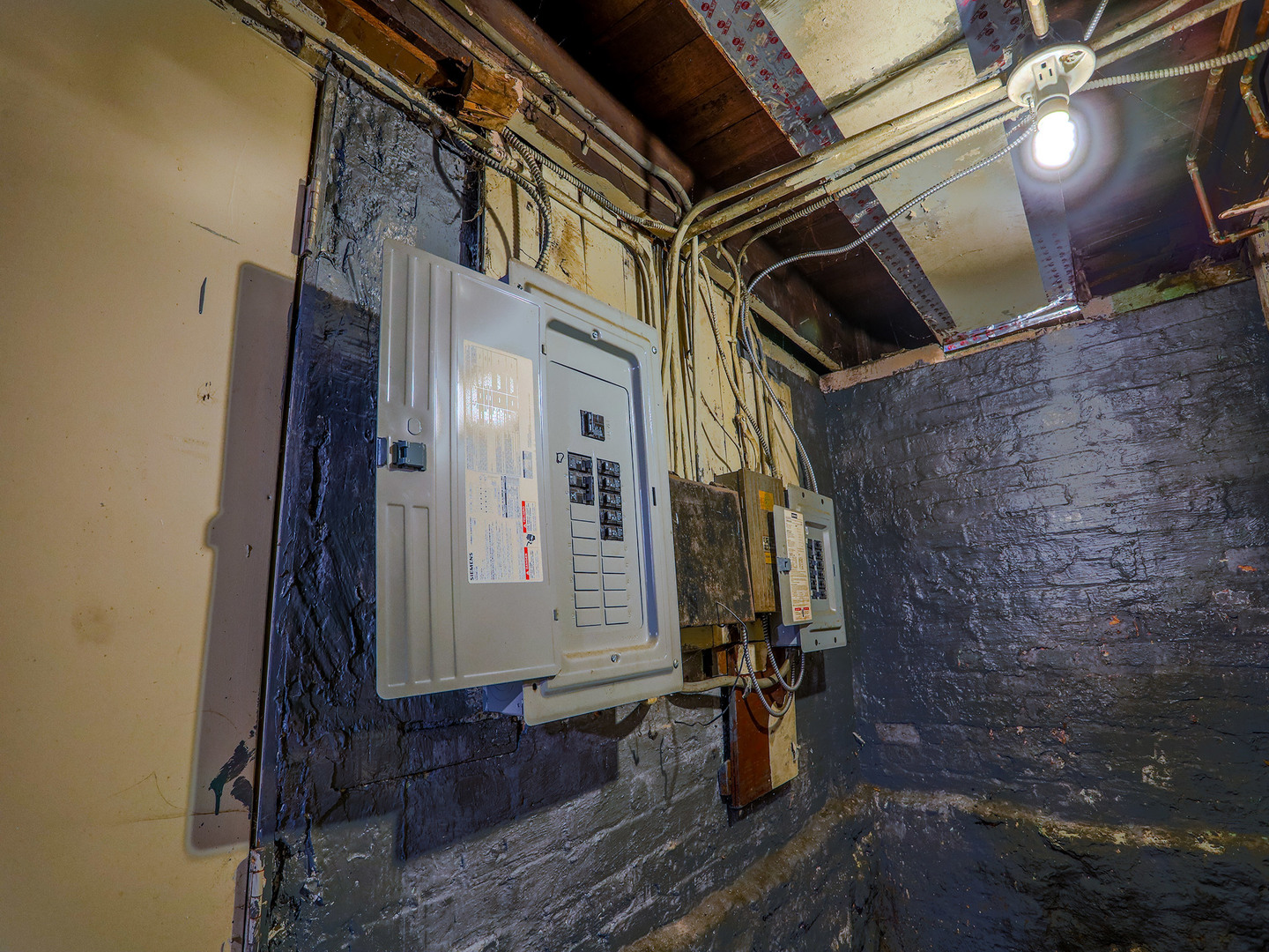 224 N Lockwood Avenue Property Photo 25