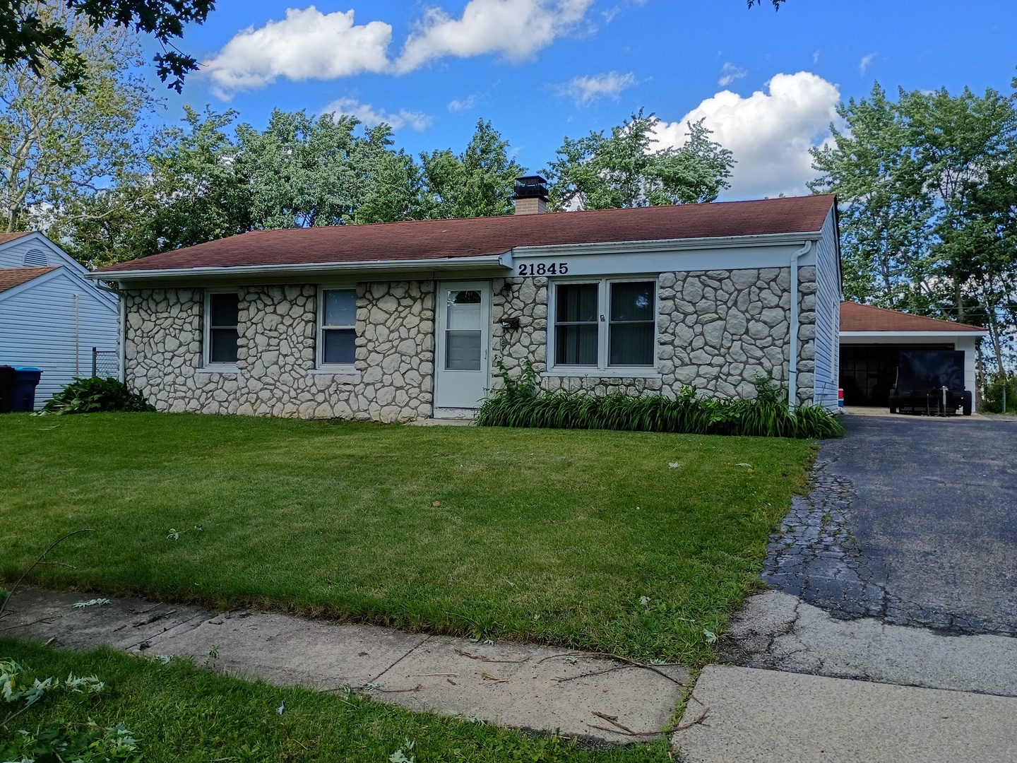 21845 Orion Avenue Property Photo 1