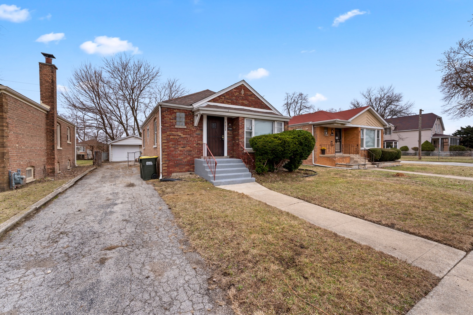 13904 S Tracy Avenue Property Photo 2