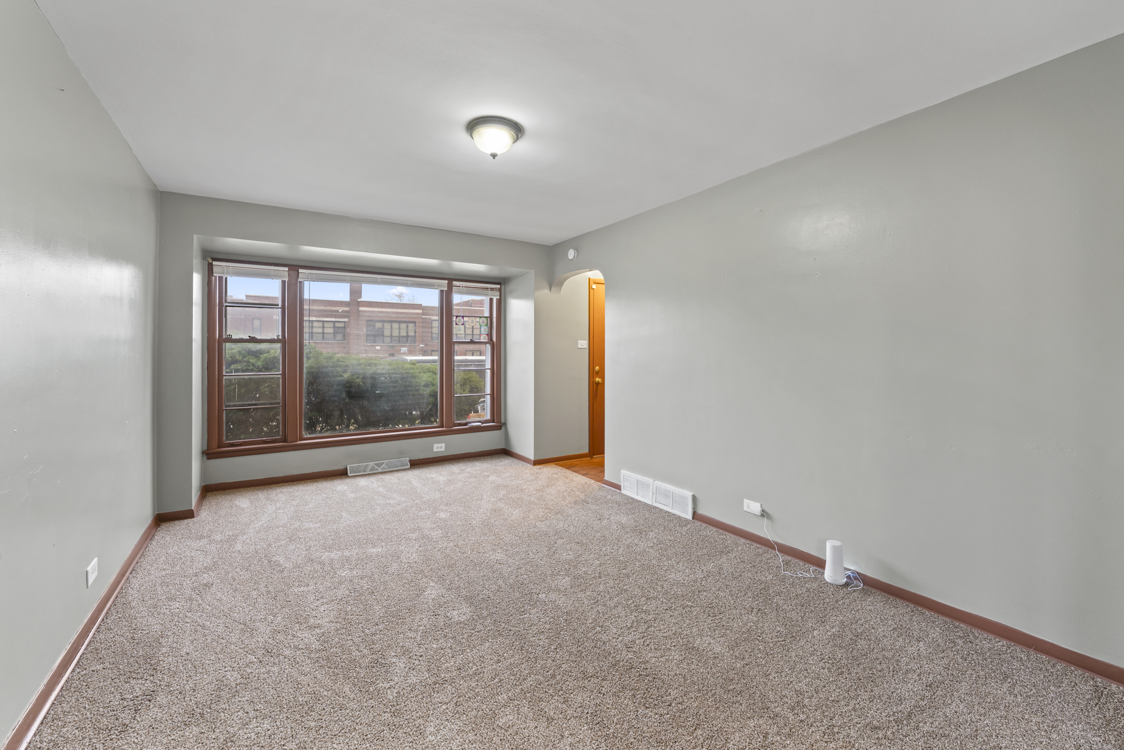 13904 S Tracy Avenue Property Photo 4