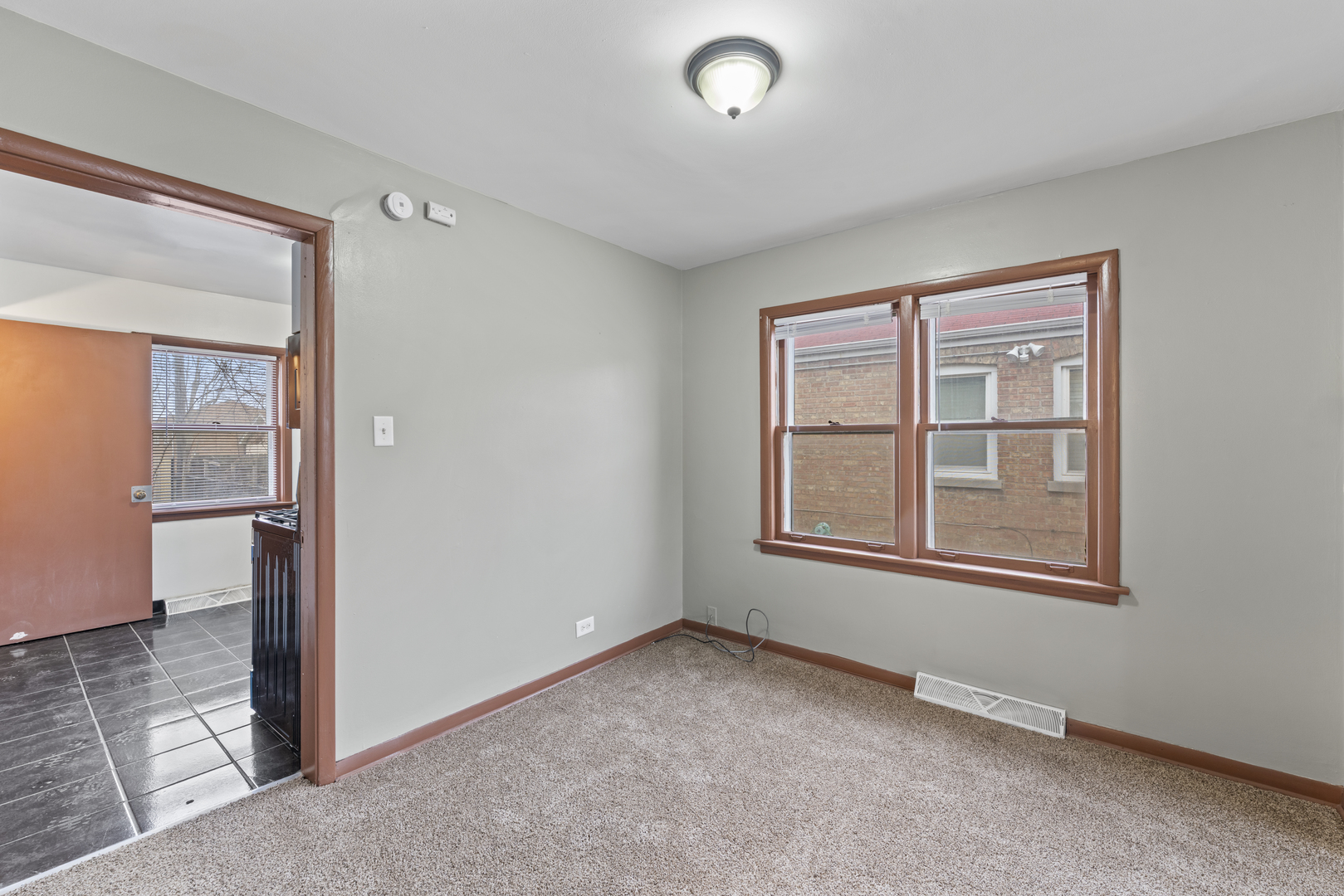 13904 S Tracy Avenue Property Photo 7