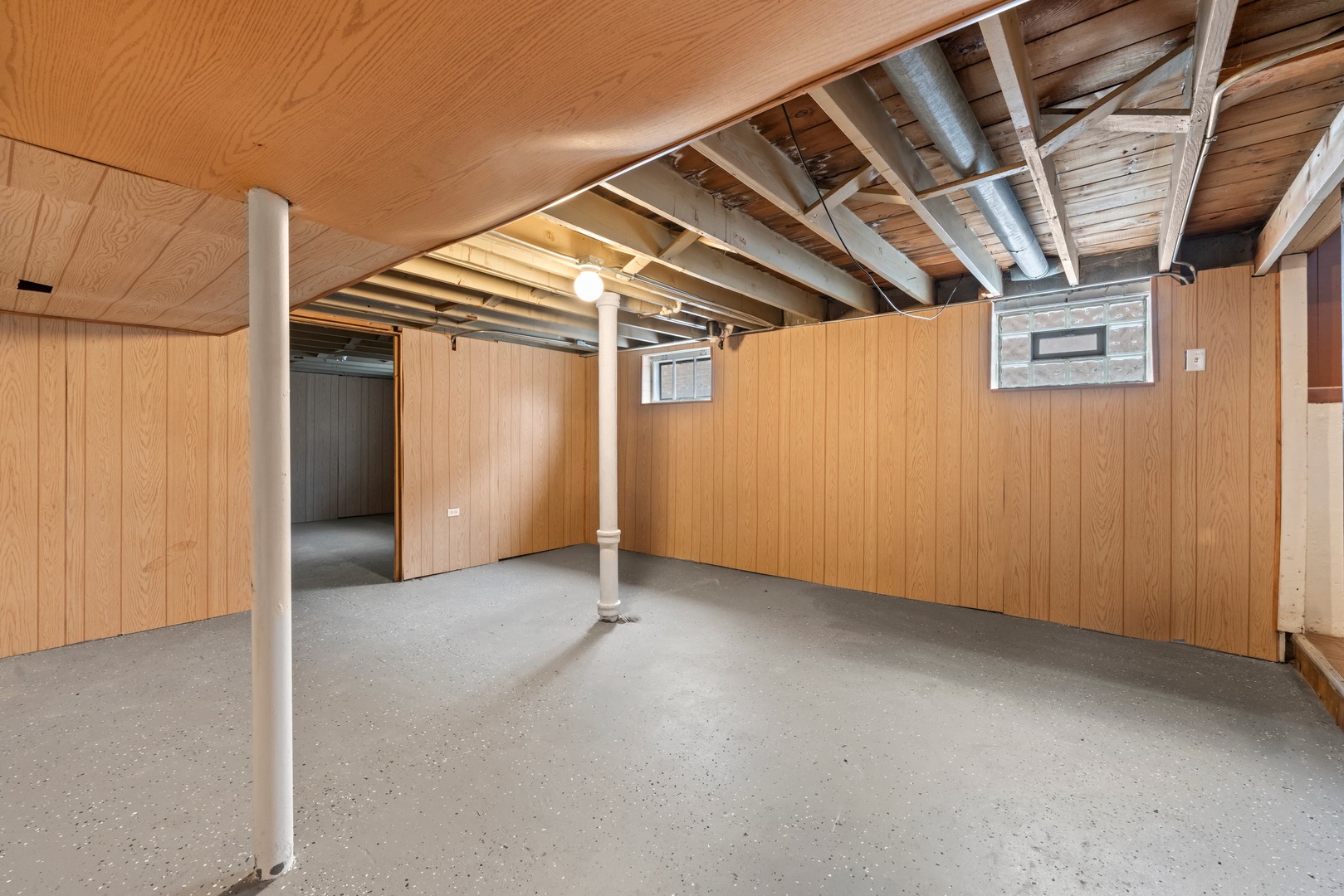 13904 S Tracy Avenue Property Photo 14