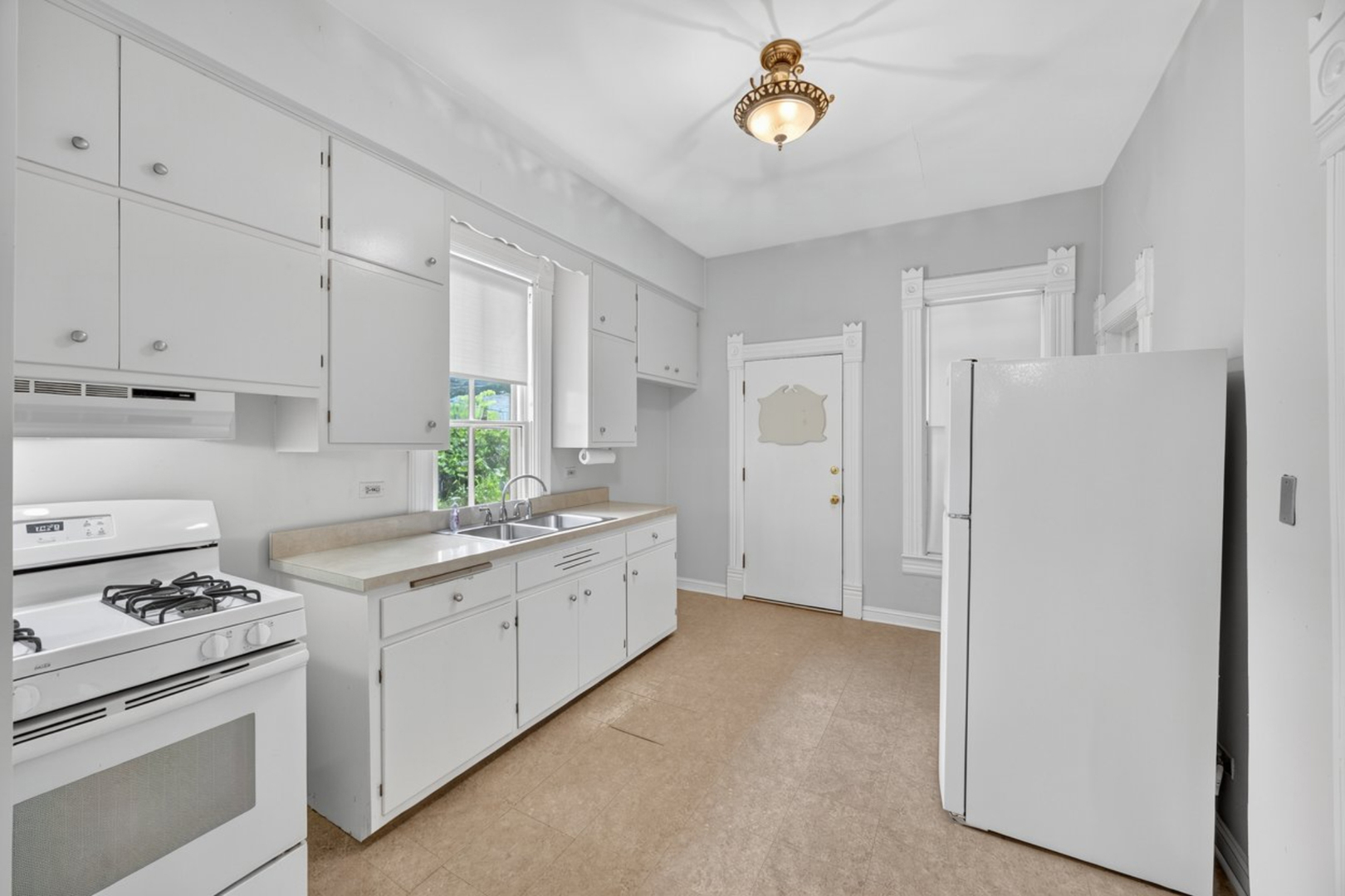 10644 S Walden Parkway Property Photo 8