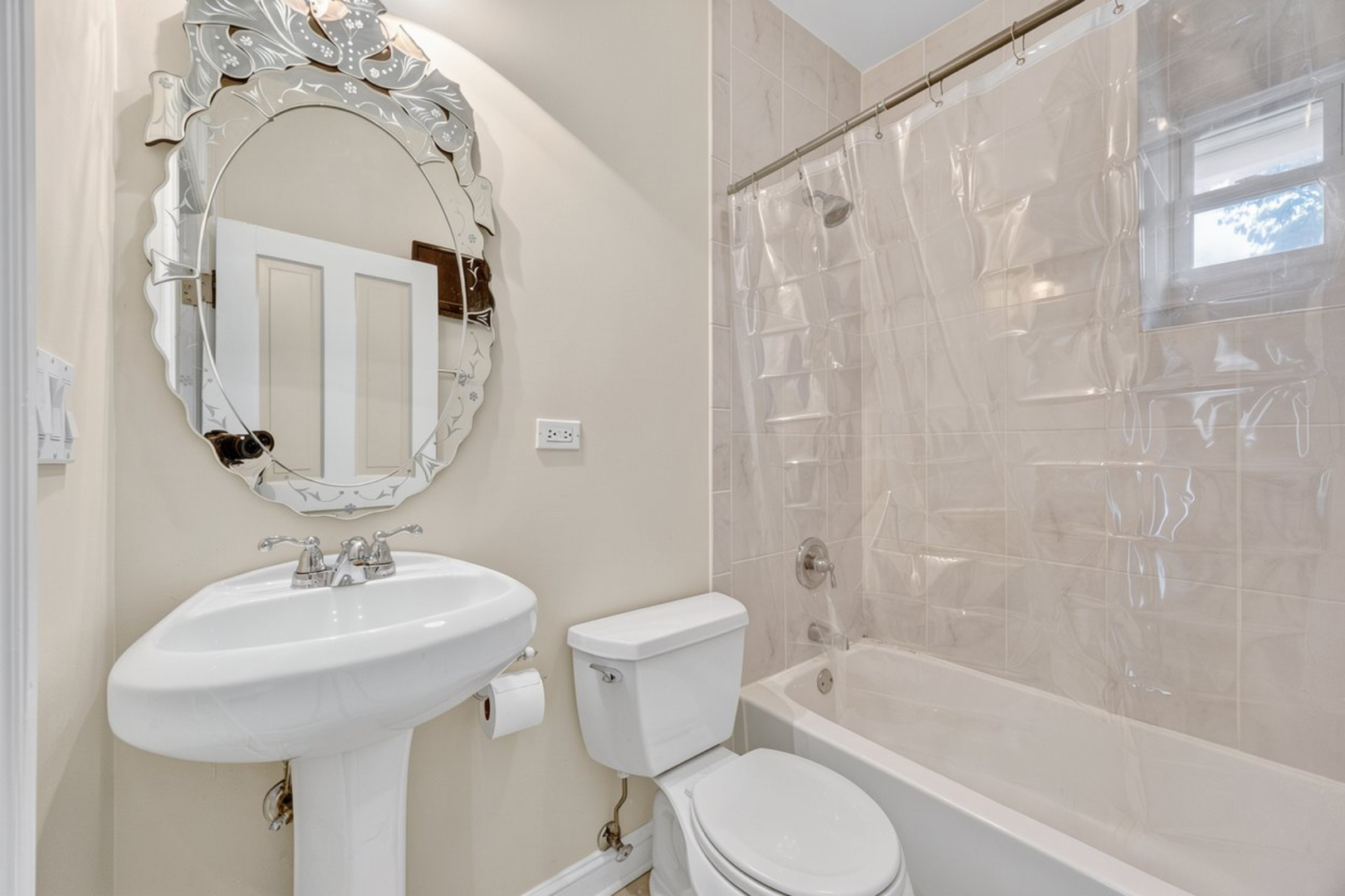 10644 S Walden Parkway Property Photo 16