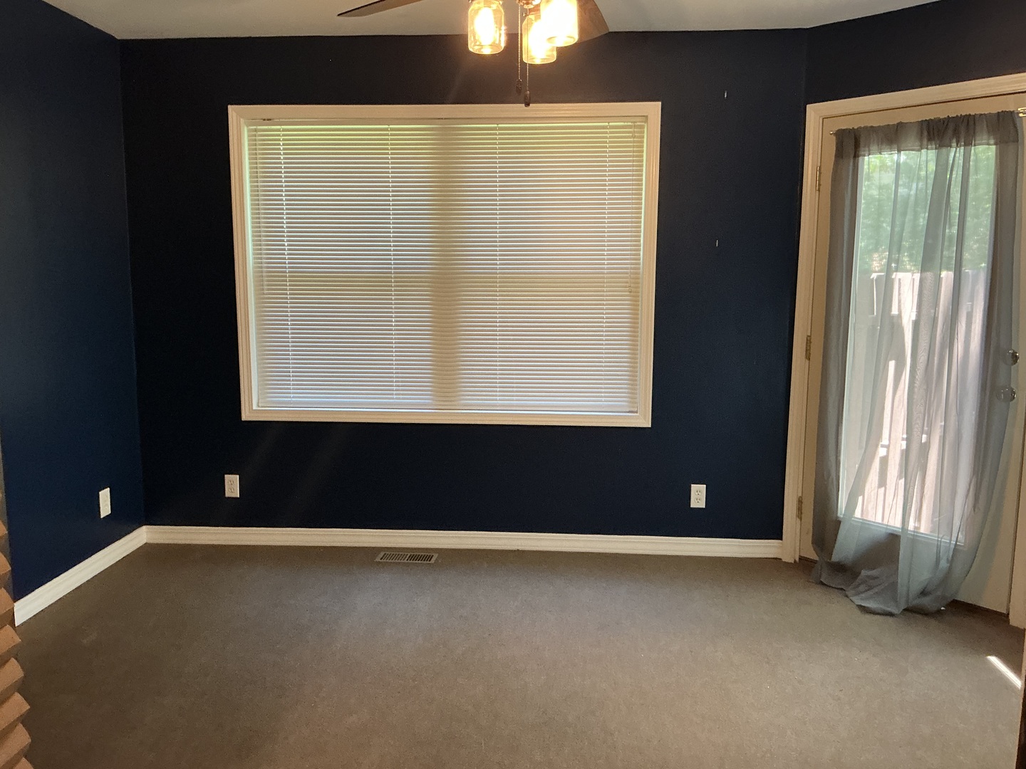 2209 Grange Circle Property Photo 6