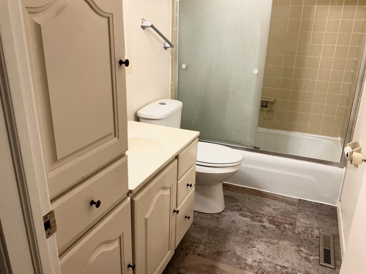 2209 Grange Circle Property Photo 11