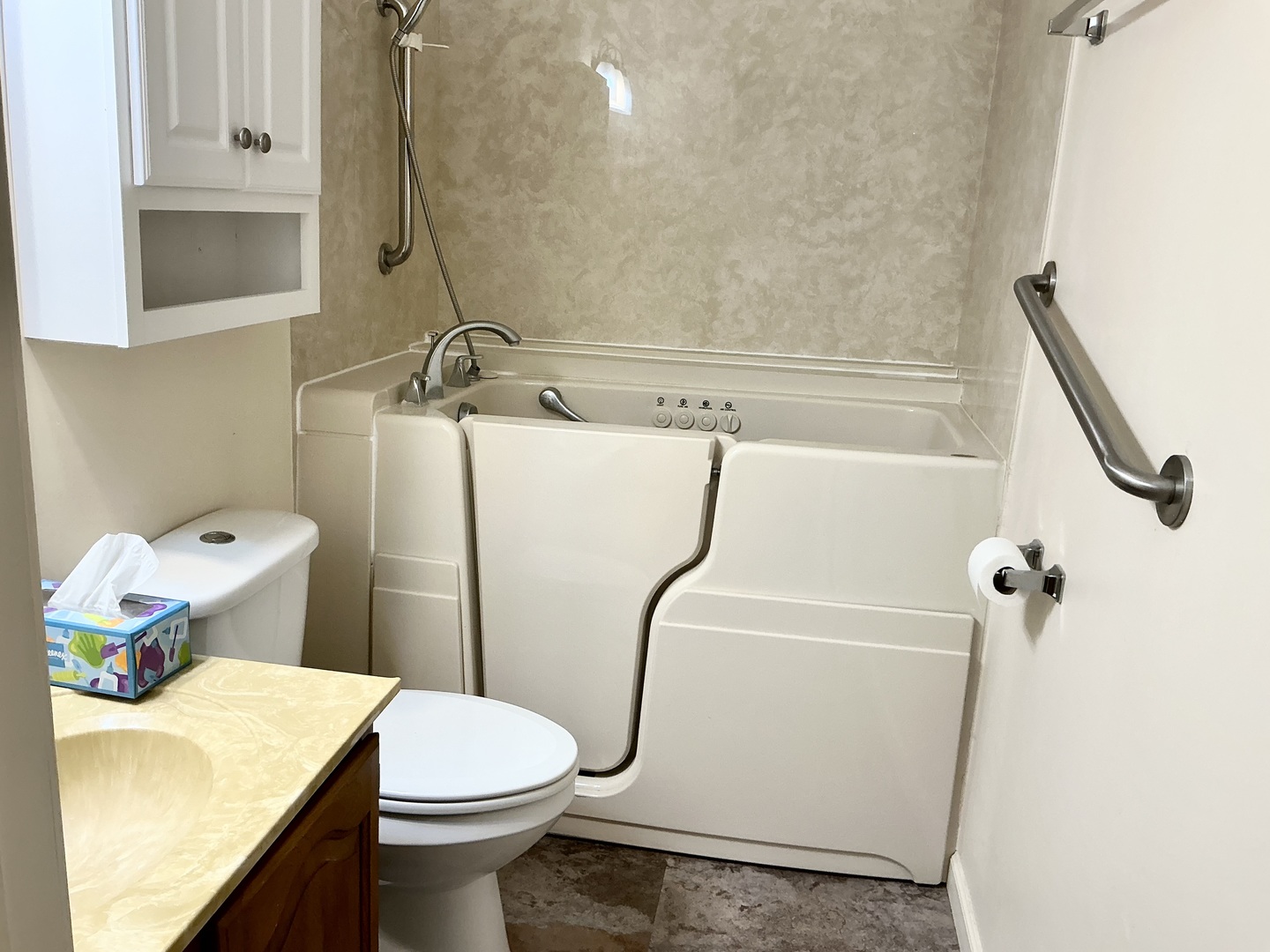 2209 Grange Circle Property Photo 15