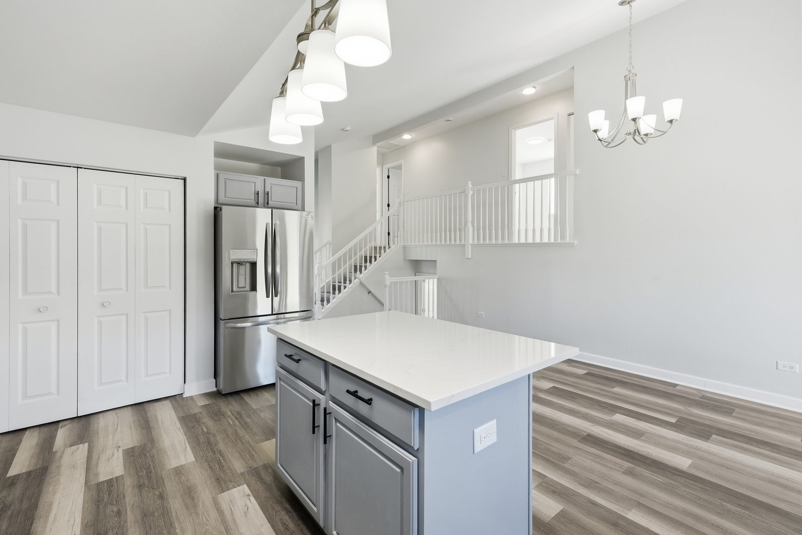 805 Thorn Creek Drive Property Photo 4