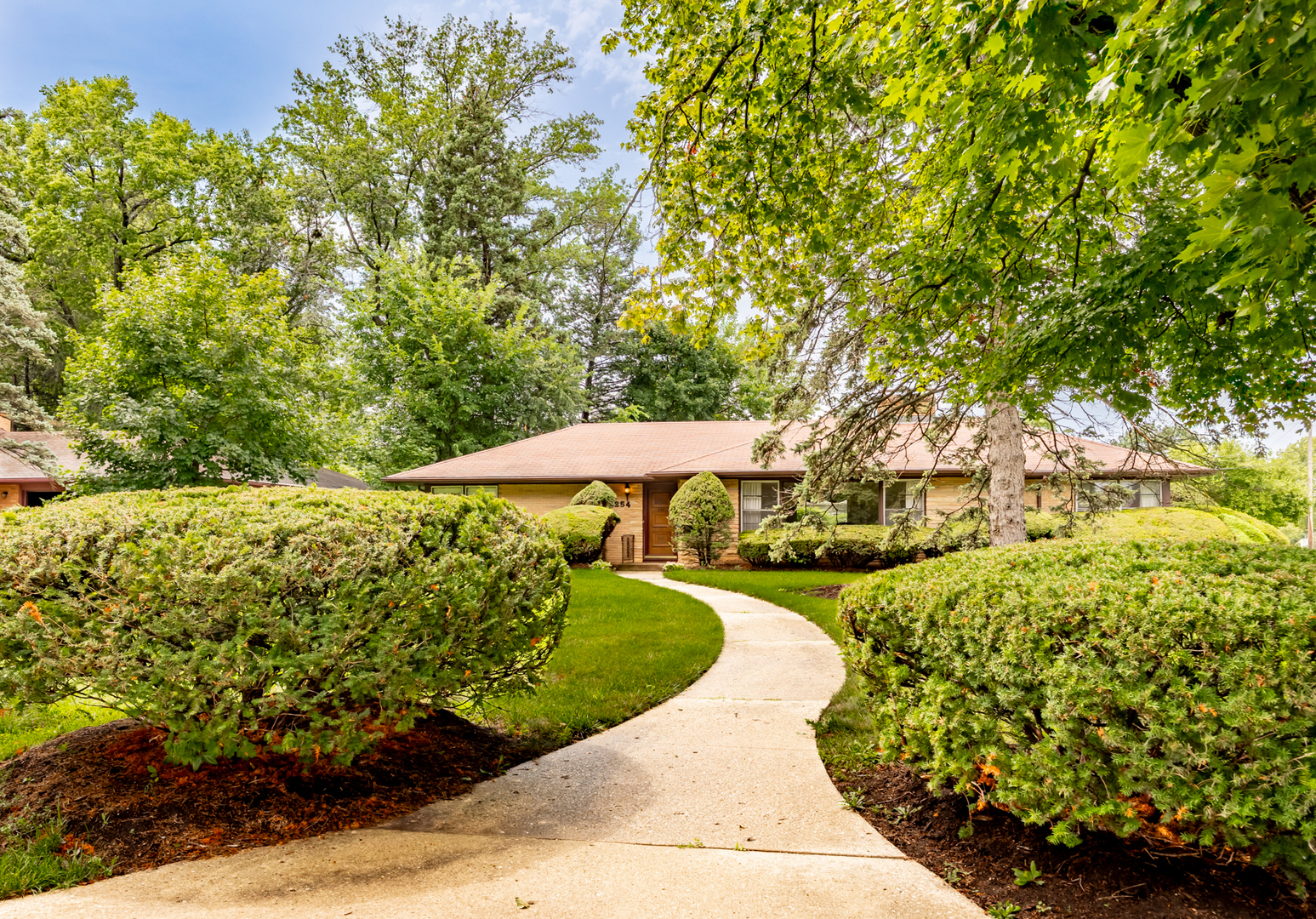 254 Wing Park Boulevard Property Photo 1