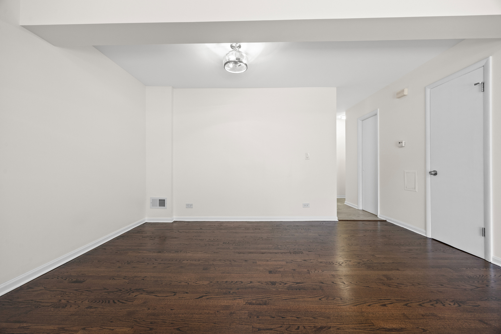 1615 W Greenleaf Avenue F Property Photo 7