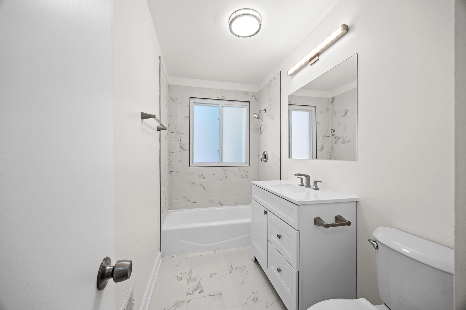 1615 W Greenleaf Avenue F Property Photo 11
