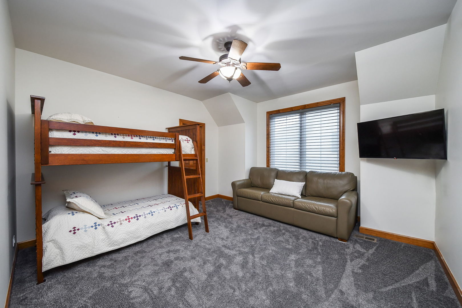2009 Mackenzie Place 2009 Property Photo 30