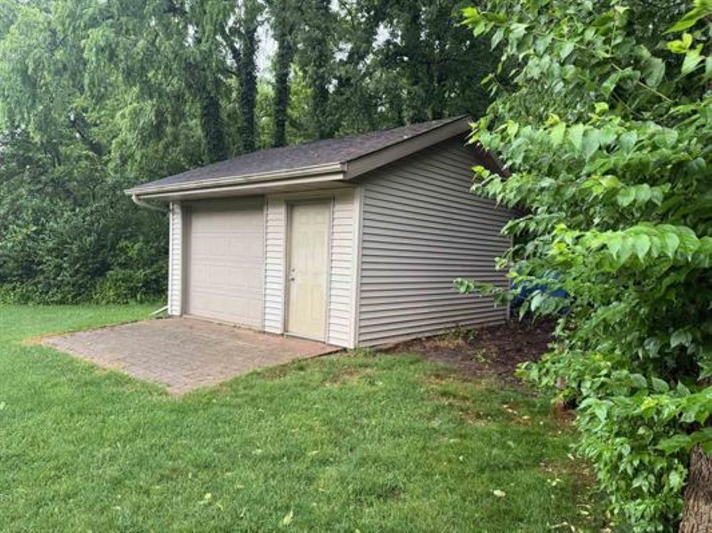 7310 Lone Cedar Trail Property Photo 4
