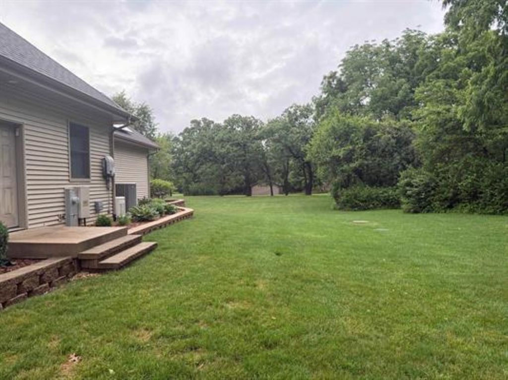 7310 Lone Cedar Trail Property Photo 6