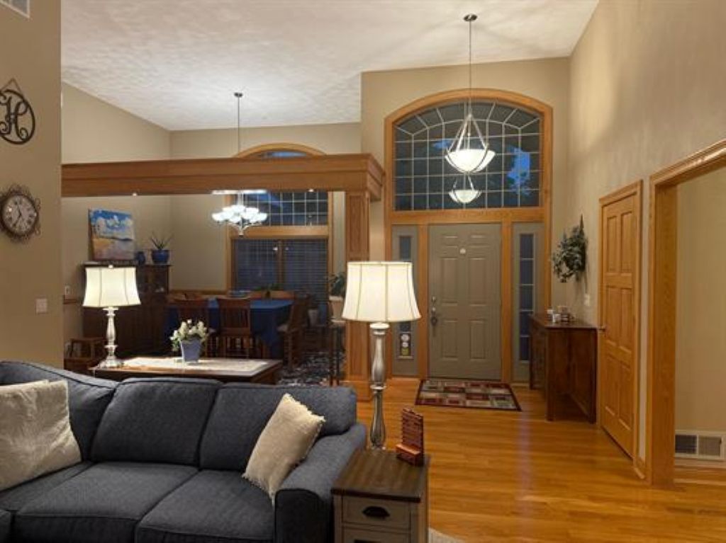 7310 Lone Cedar Trail Property Photo 14