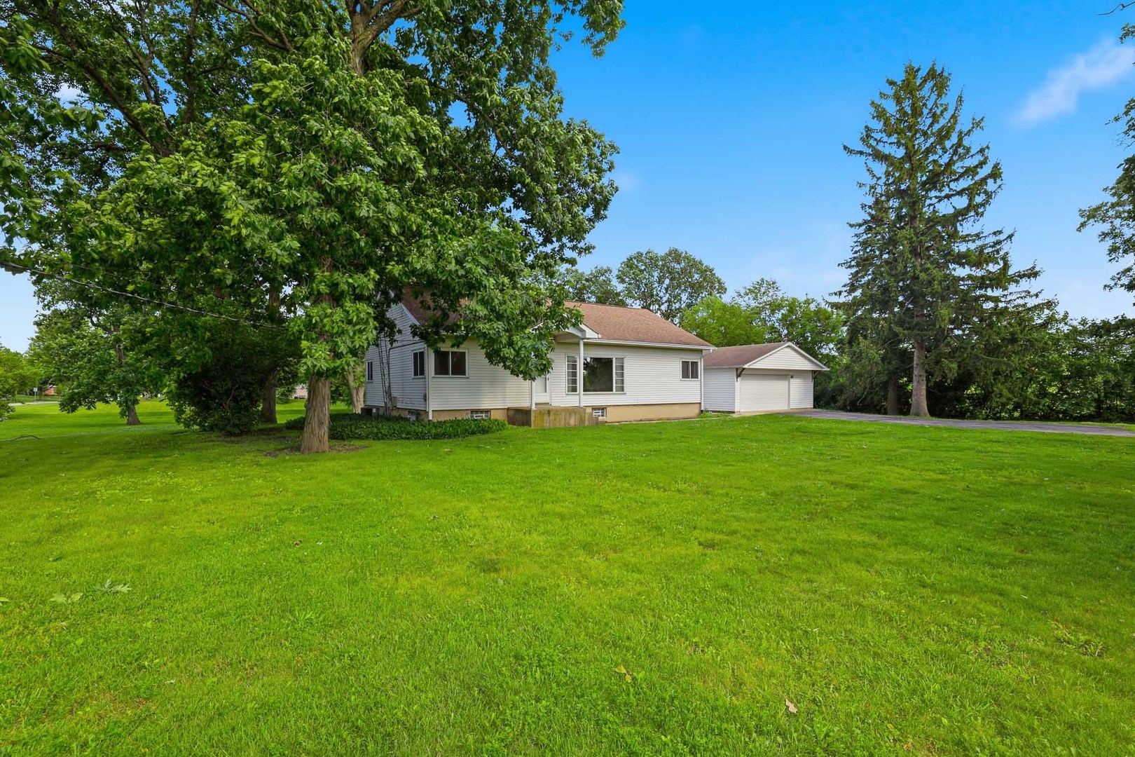 3s103 S Raddant Road Property Photo 4