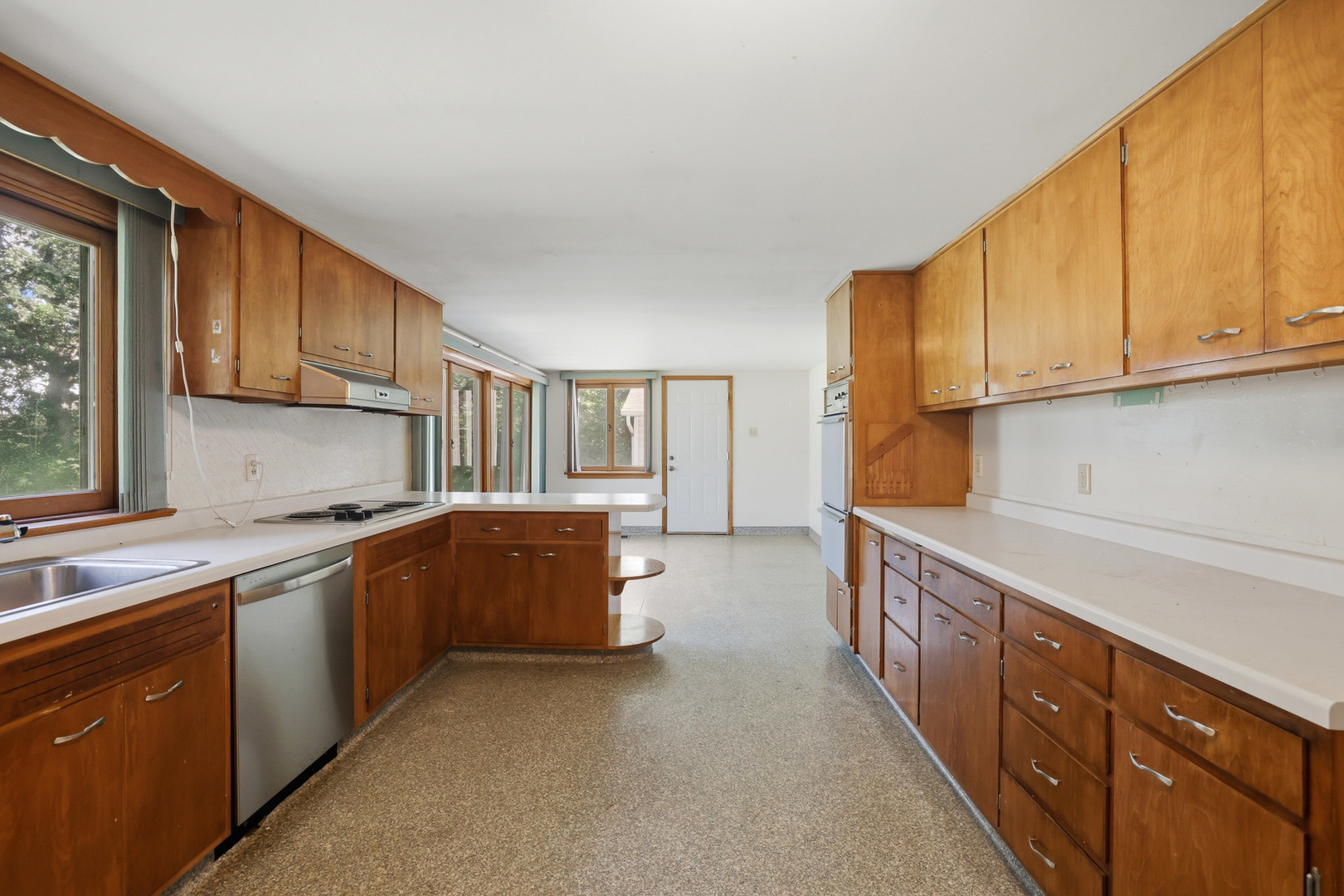 3s103 S Raddant Road Property Photo 14