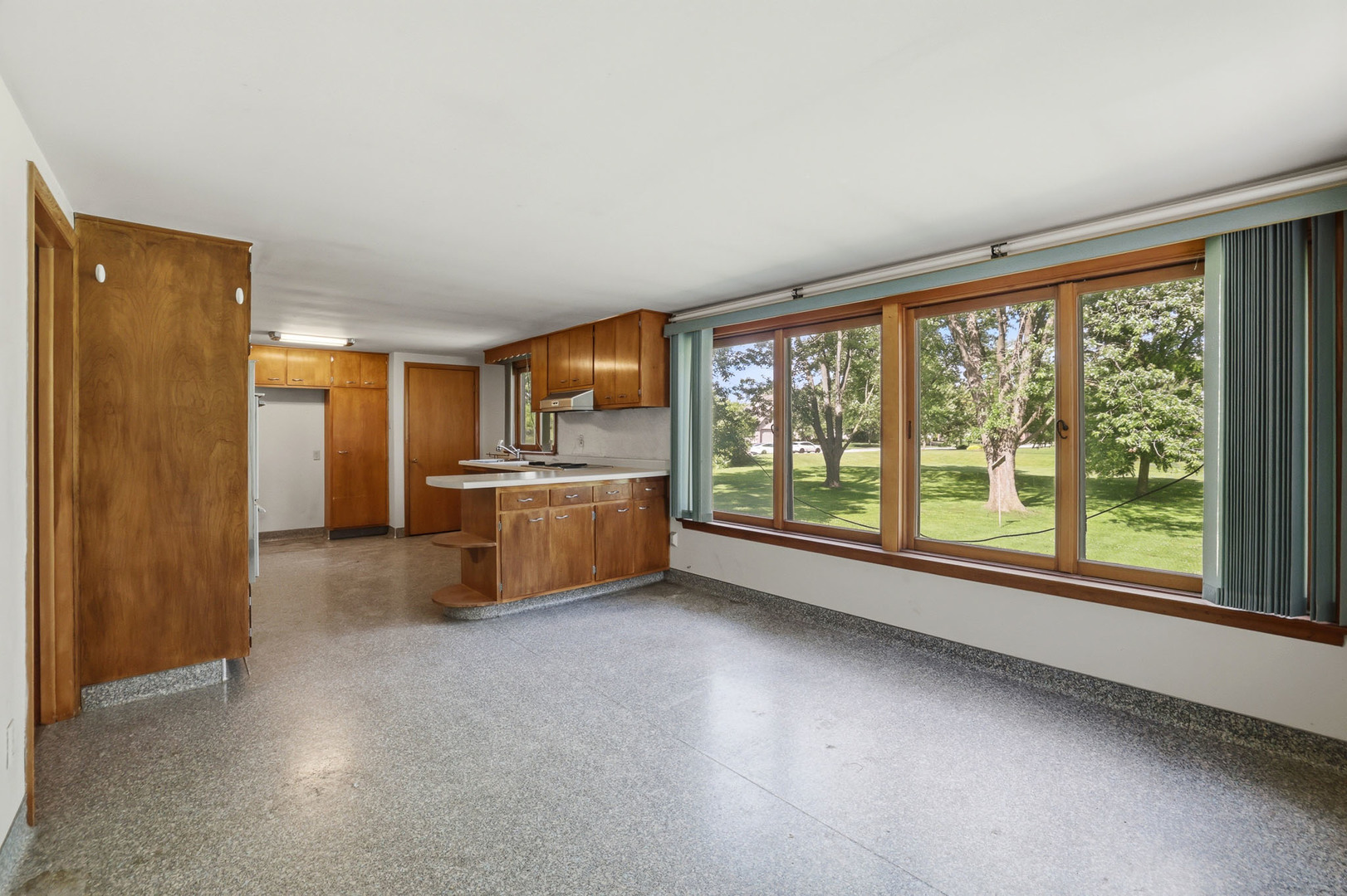 3s103 S Raddant Road Property Photo 18