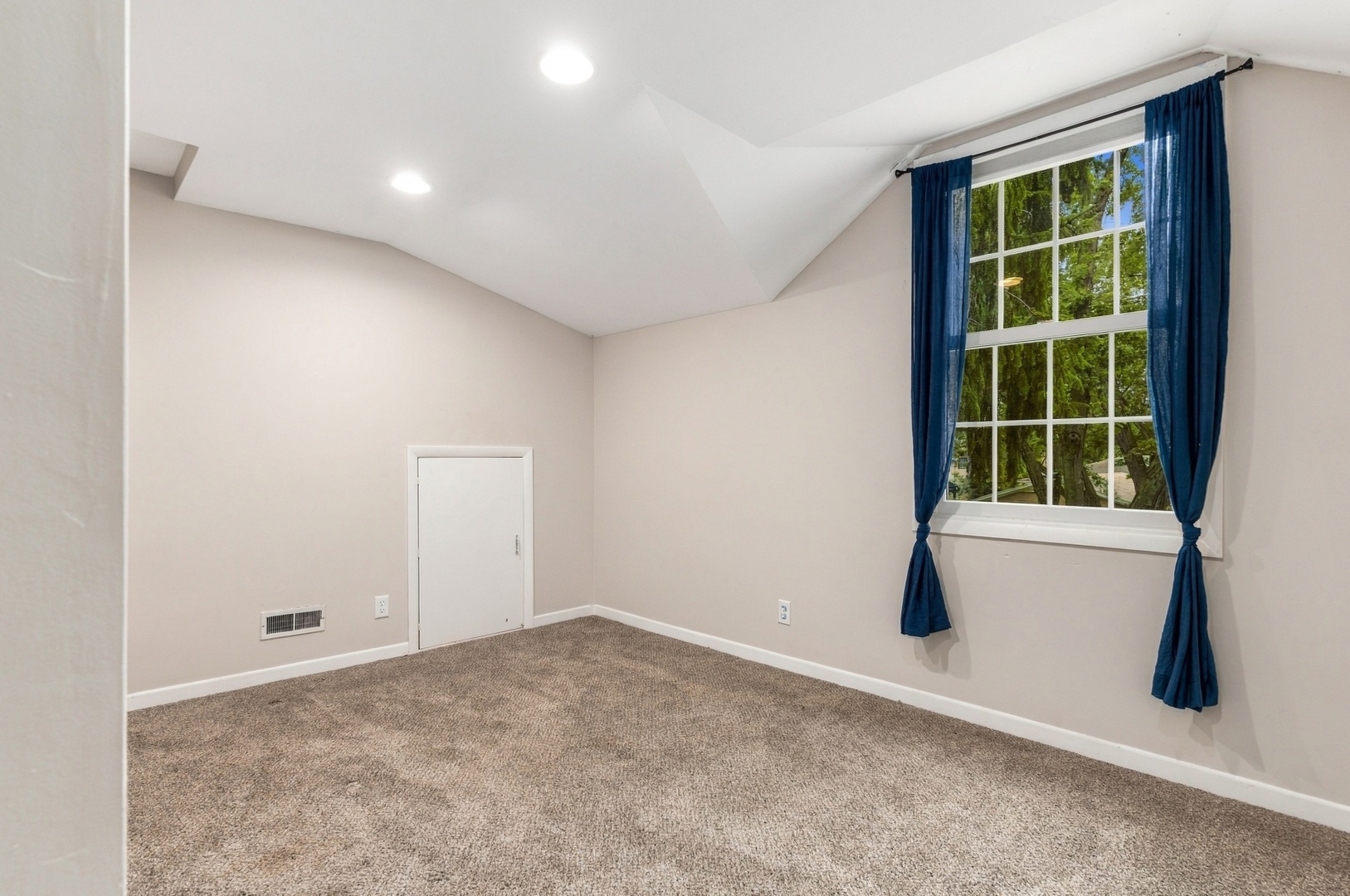 45 S Julian Street Property Photo 24