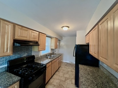 606 E 164th Place Property Photo 8
