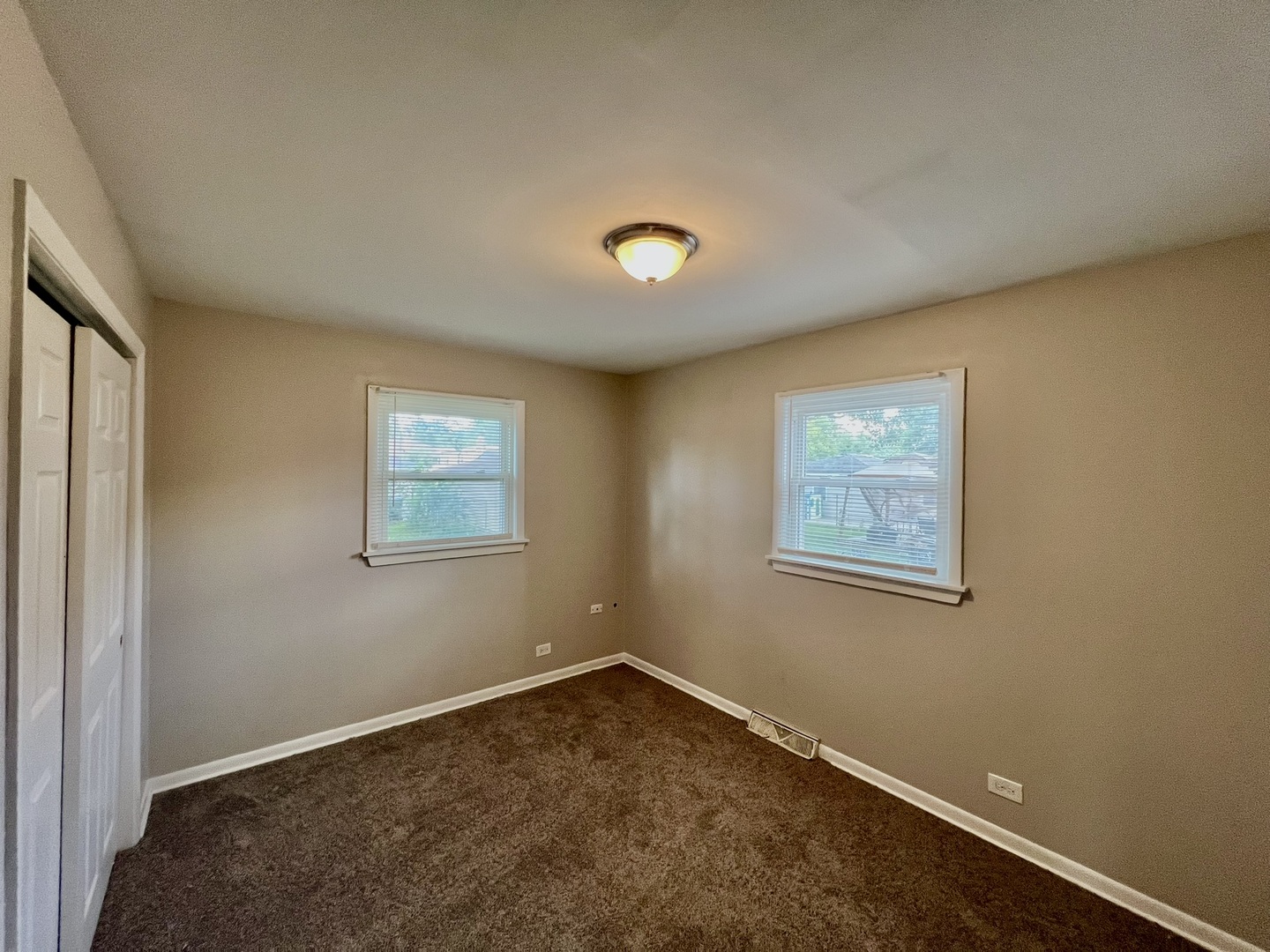 606 E 164th Place Property Photo 12