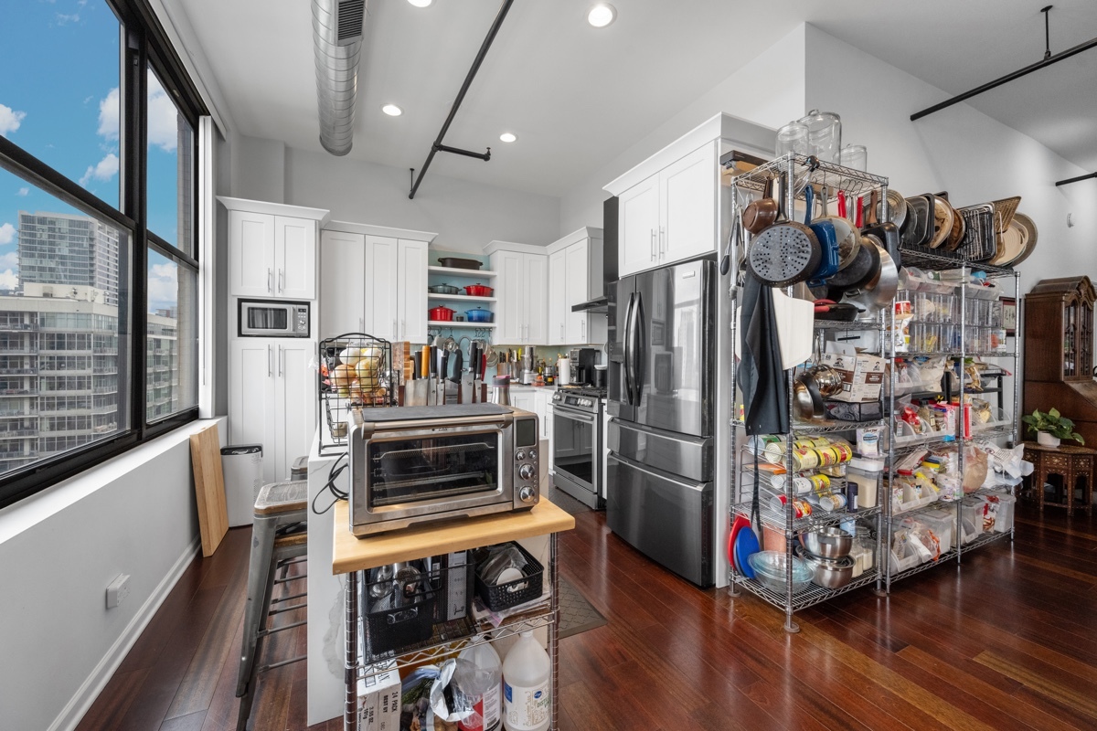 1516 S Wabash Avenue 1102 Property Photo 6