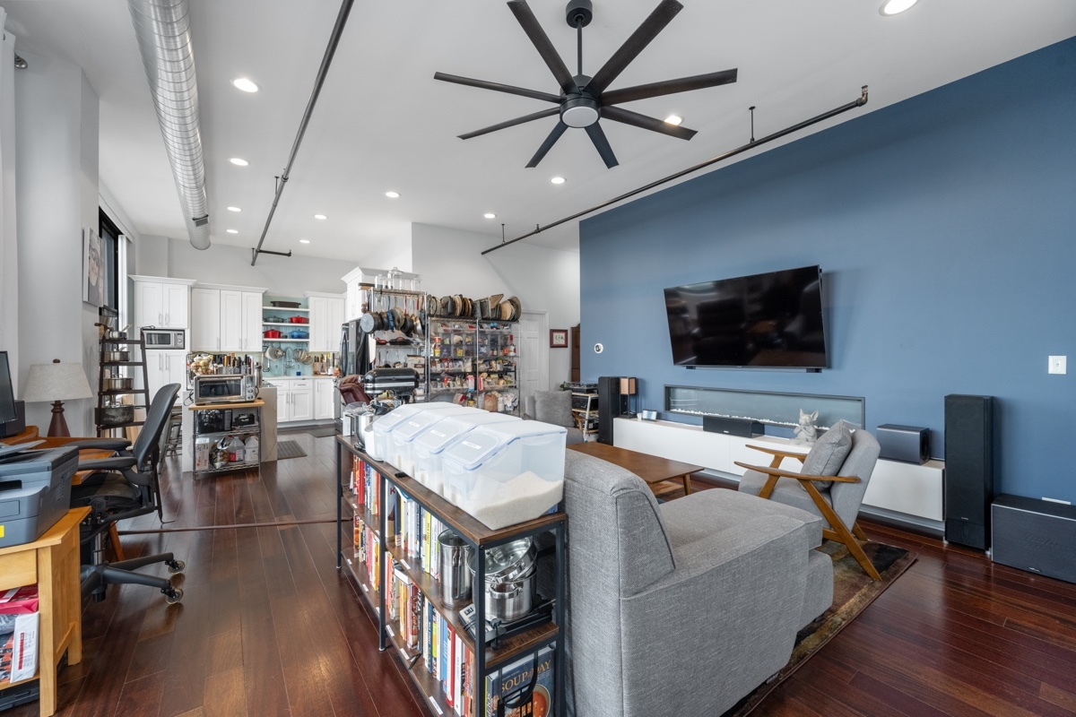 1516 S Wabash Avenue 1102 Property Photo 12