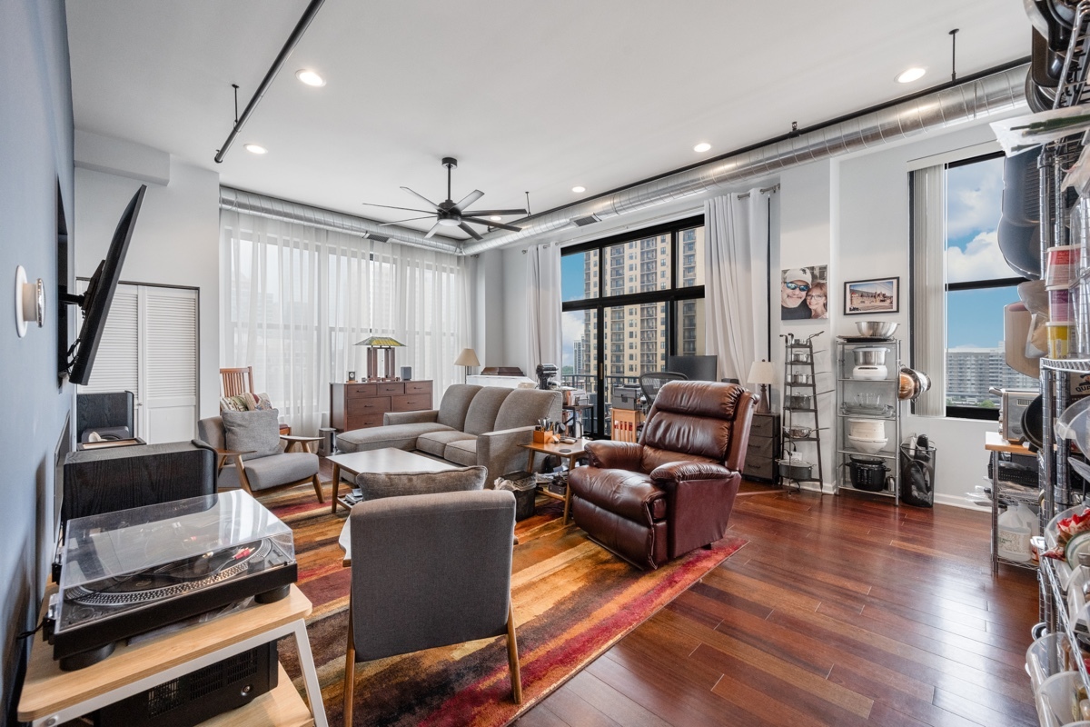 1516 S Wabash Avenue 1102 Property Photo 15