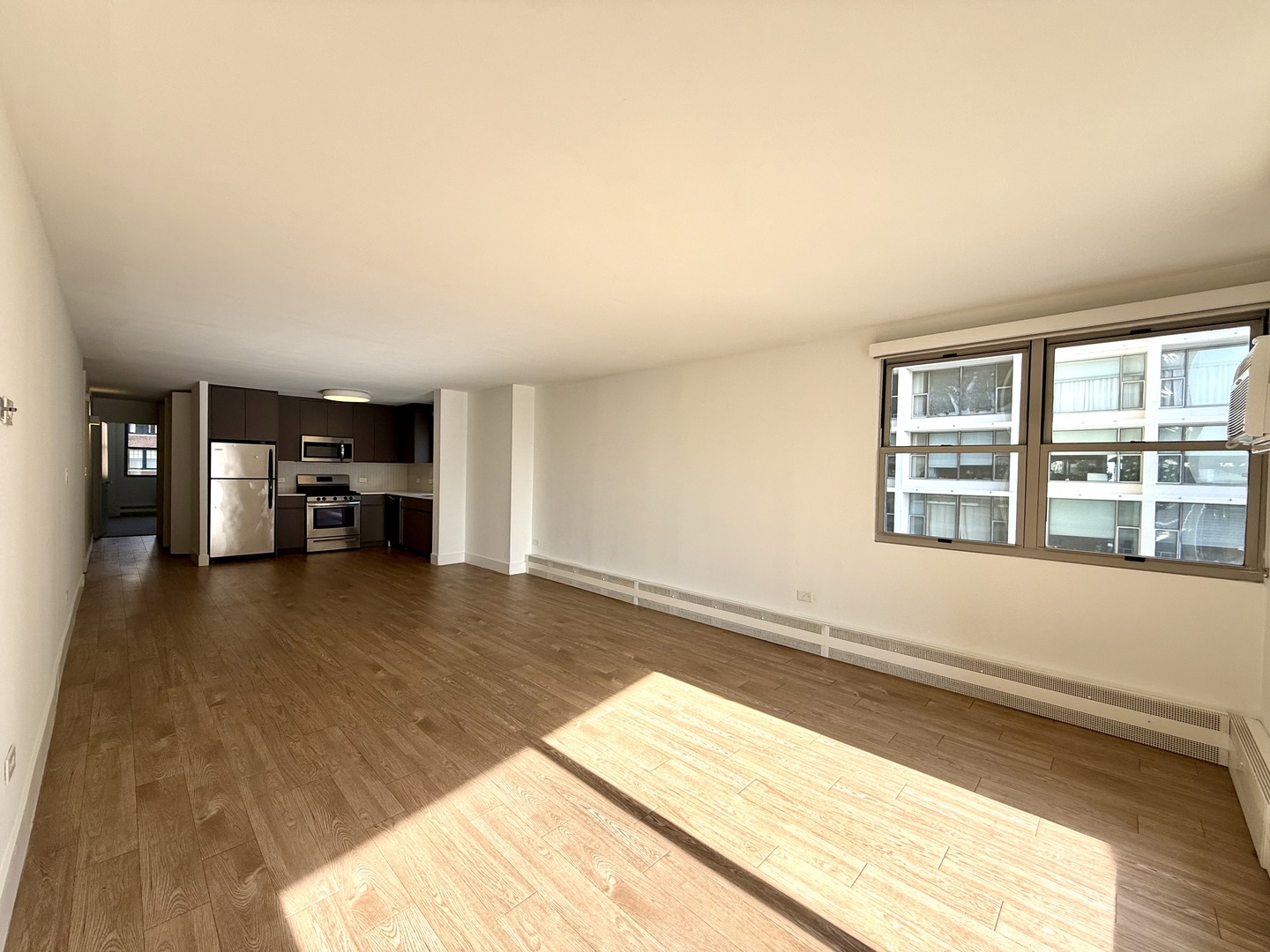 420 W Belmont Avenue 8e Property Photo 6