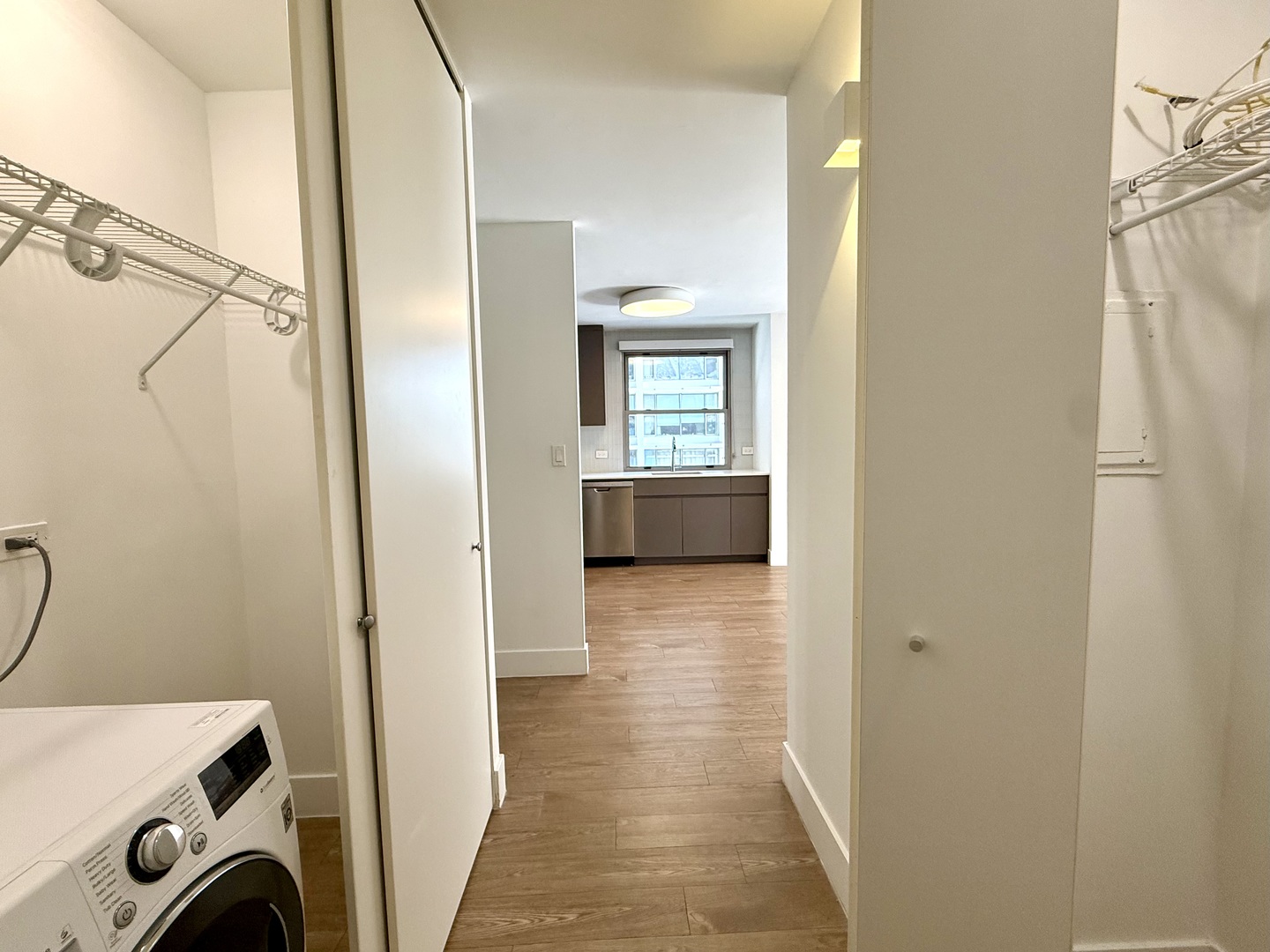 420 W Belmont Avenue 8e Property Photo 28