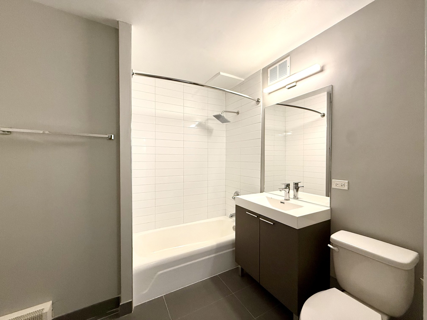 420 W Belmont Avenue 8e Property Photo 33