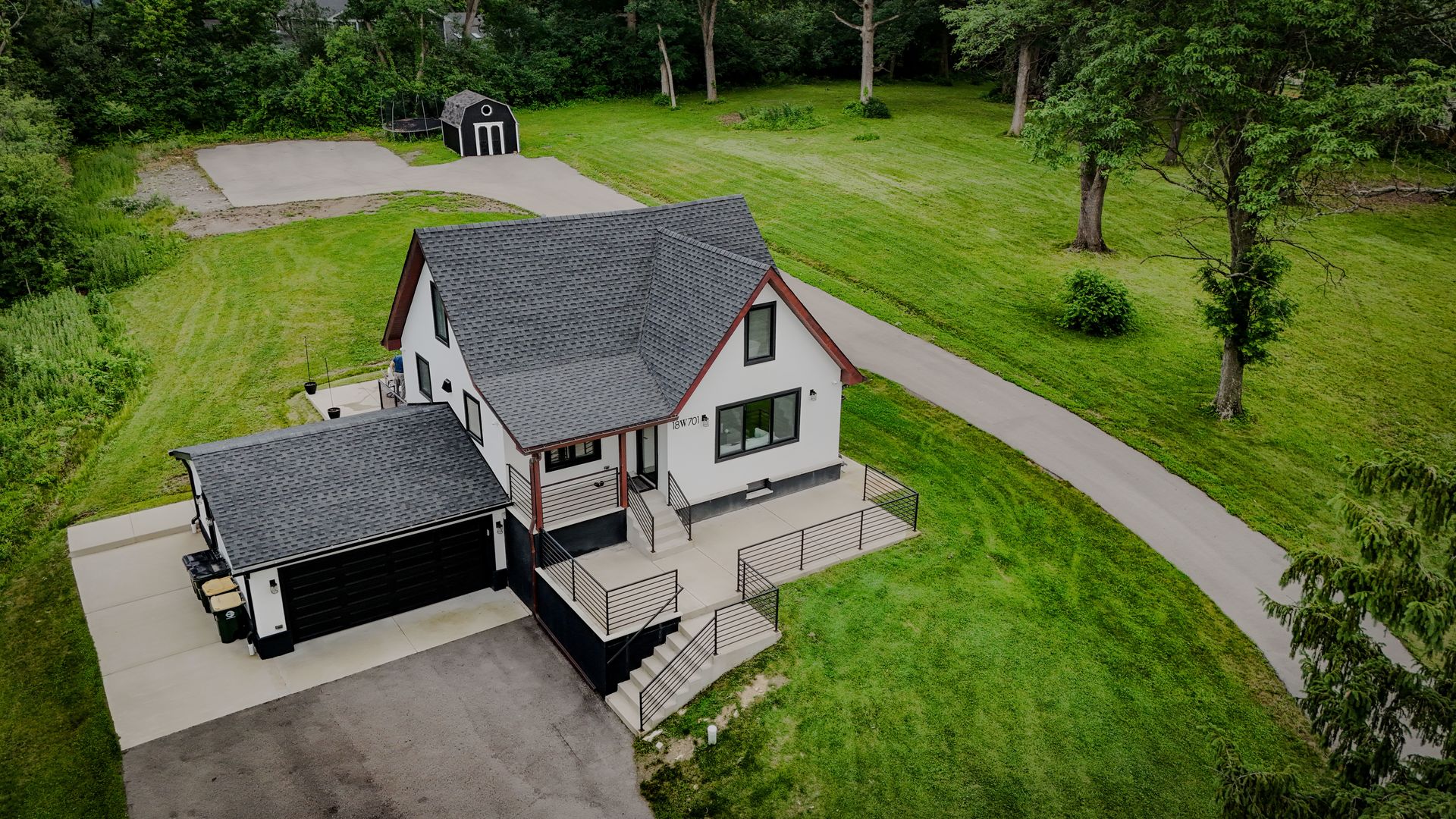 18w701 S Frontage Road Property Photo 3