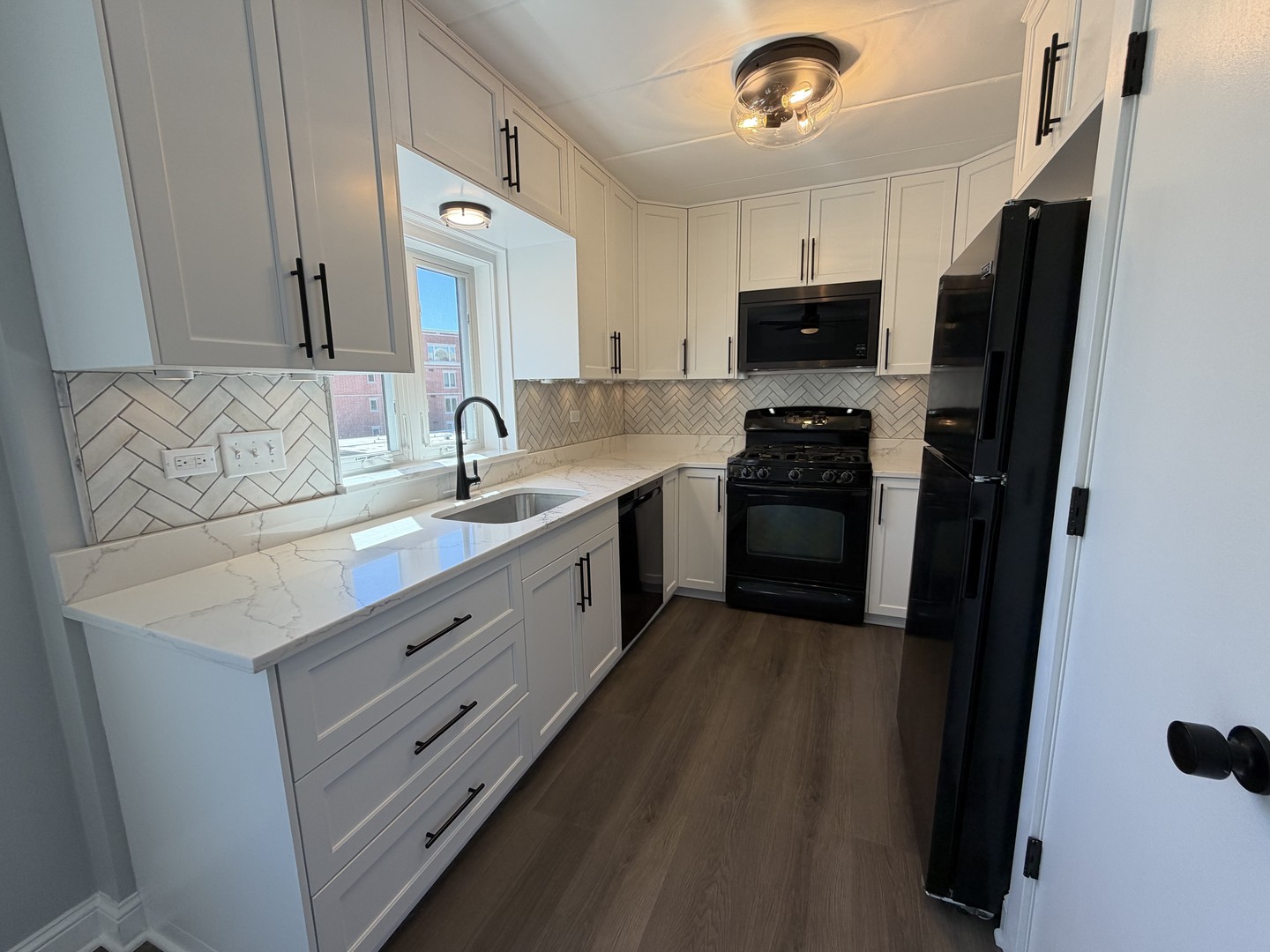 659 Des Plaines Avenue 5d Property Photo 9