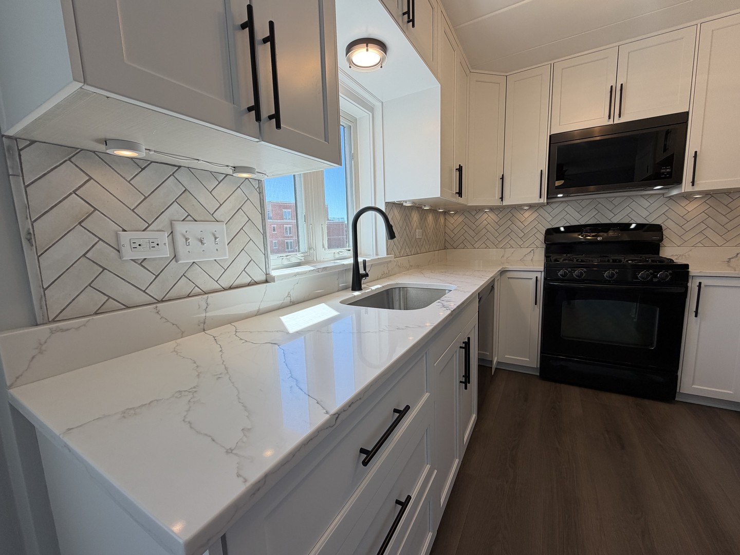 659 Des Plaines Avenue 5d Property Photo 10