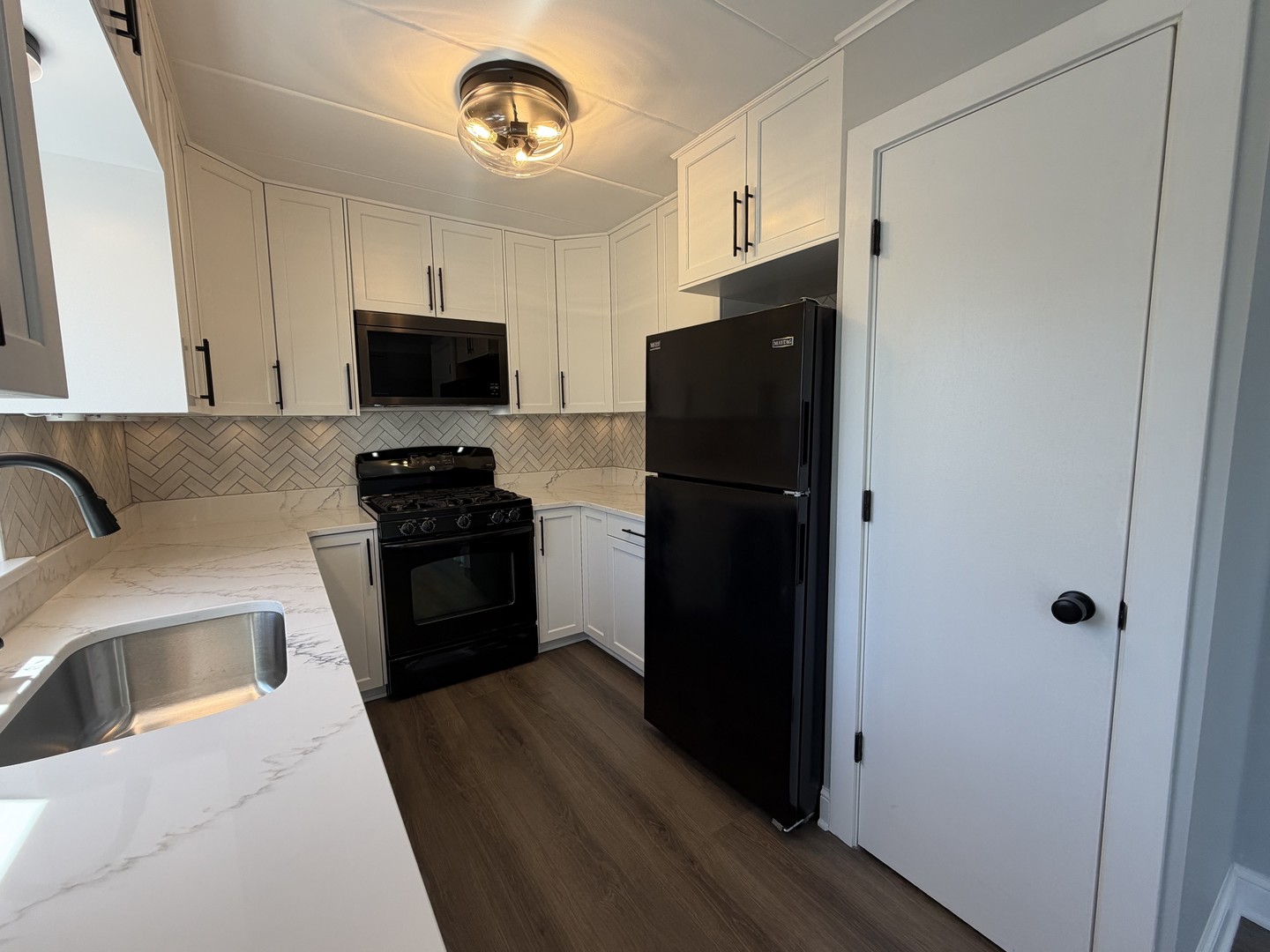 659 Des Plaines Avenue 5d Property Photo 11