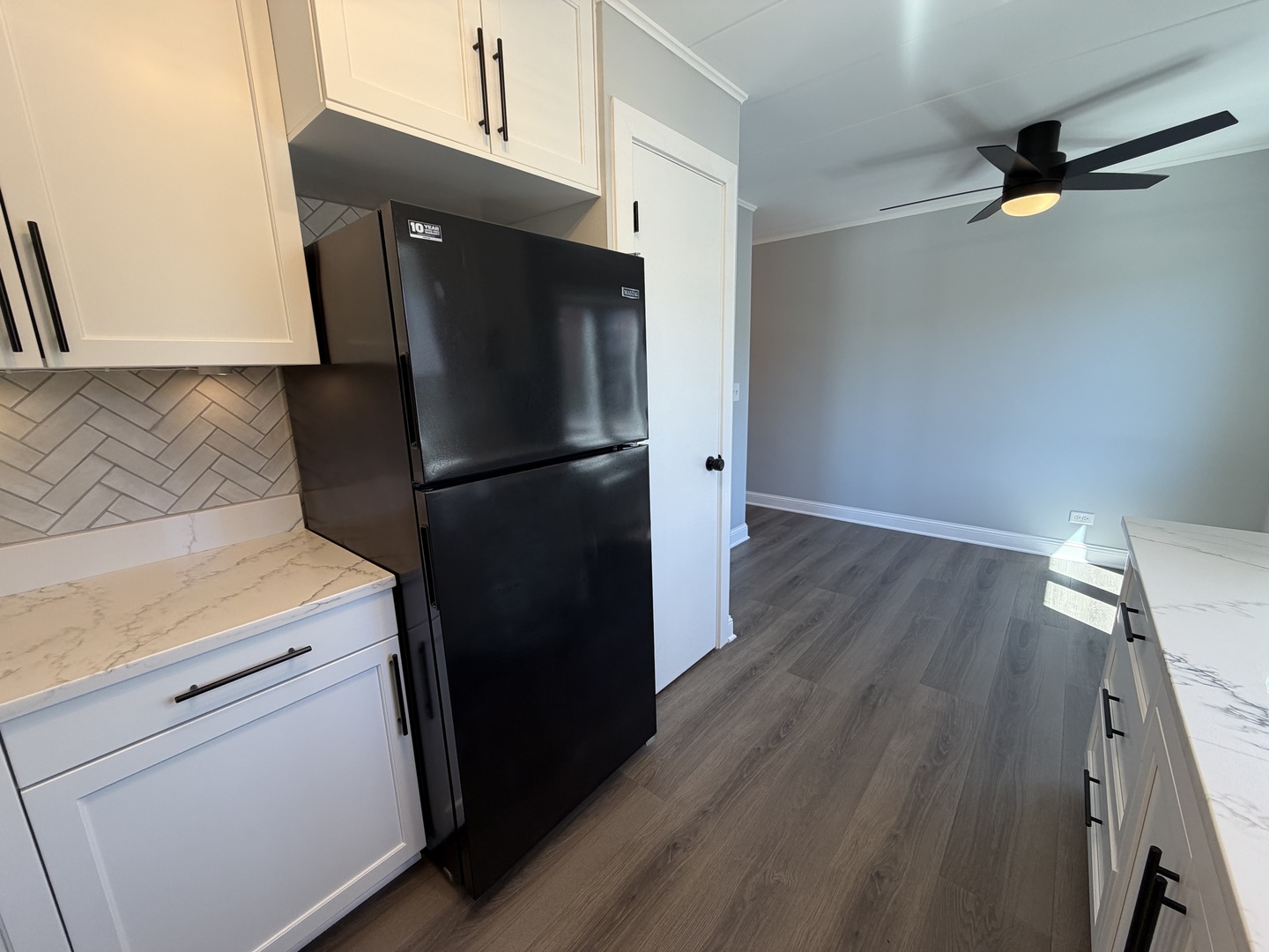 659 Des Plaines Avenue 5d Property Photo 12