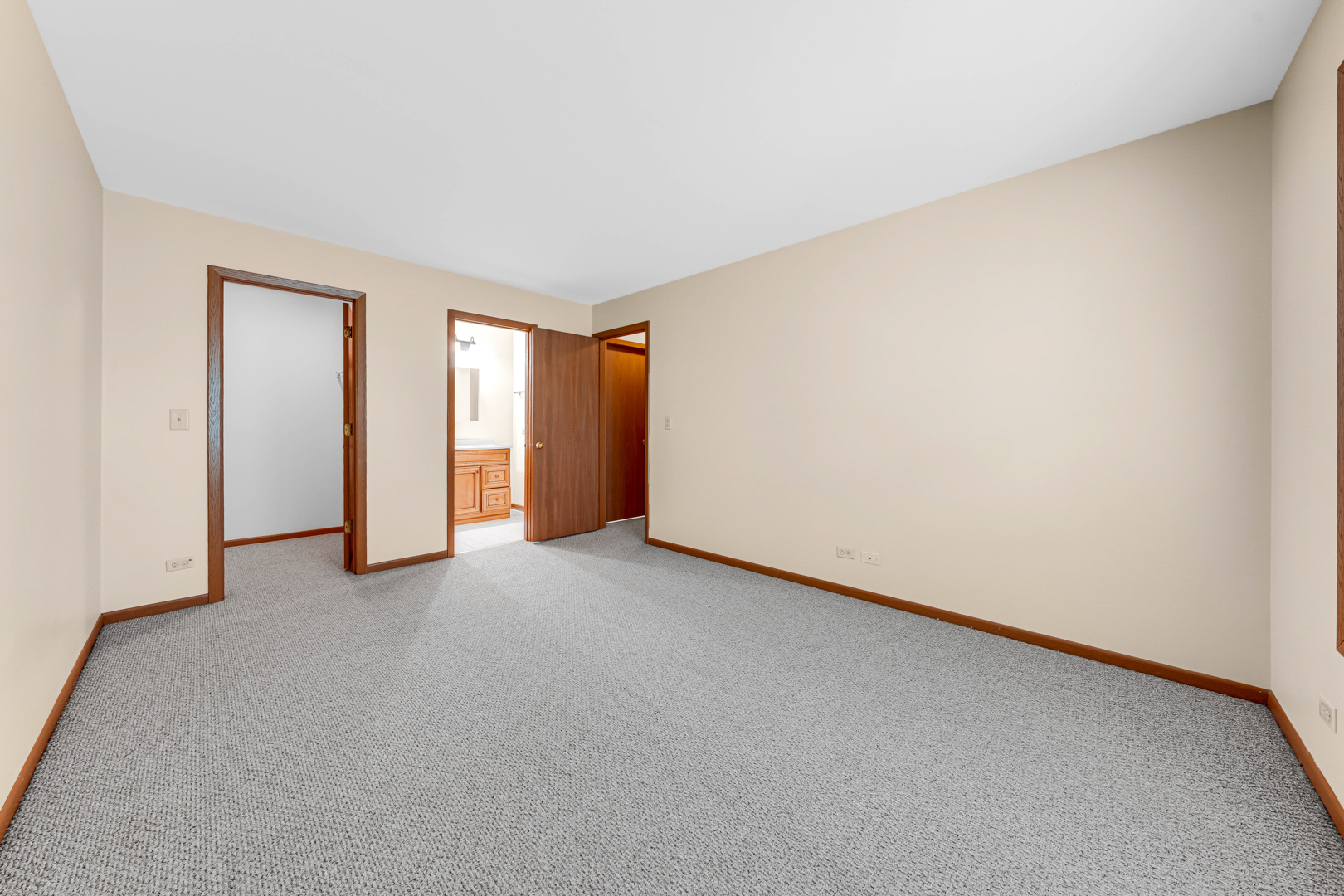 265 Yorkshire Court Property Photo 5
