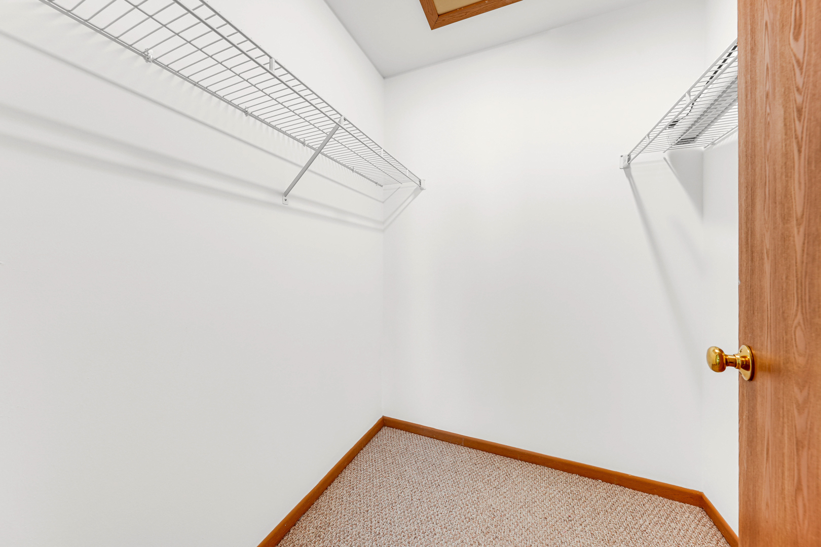 265 Yorkshire Court Property Photo 6