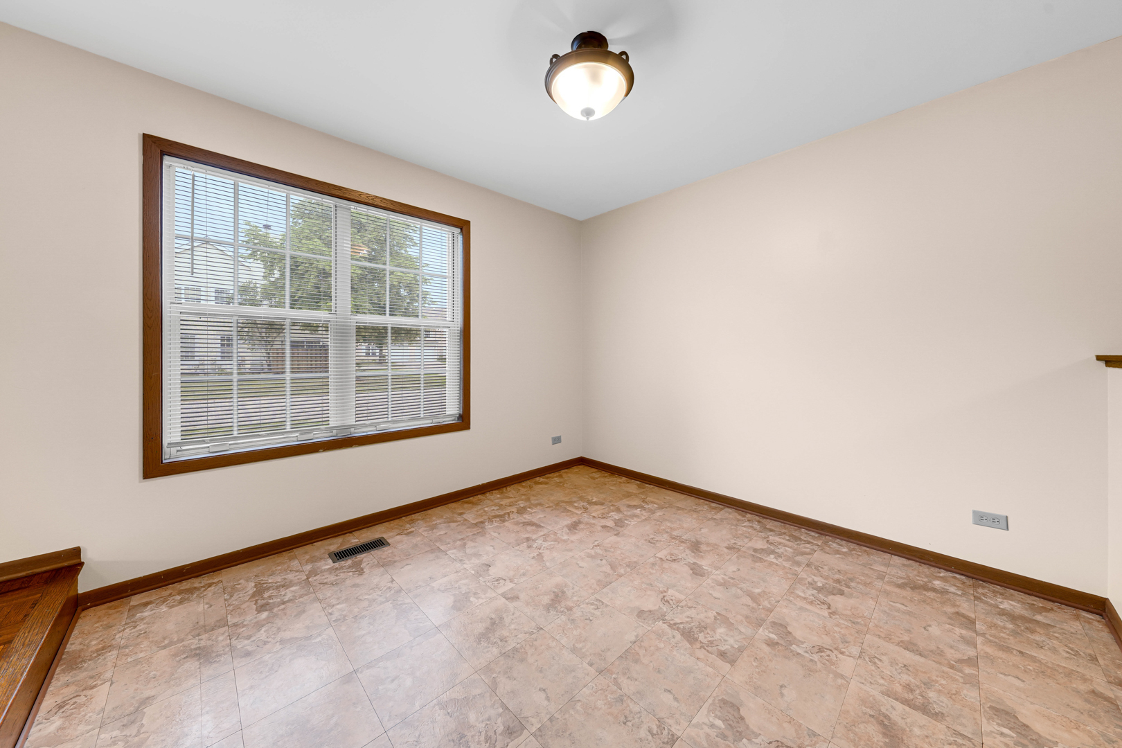 265 Yorkshire Court Property Photo 14
