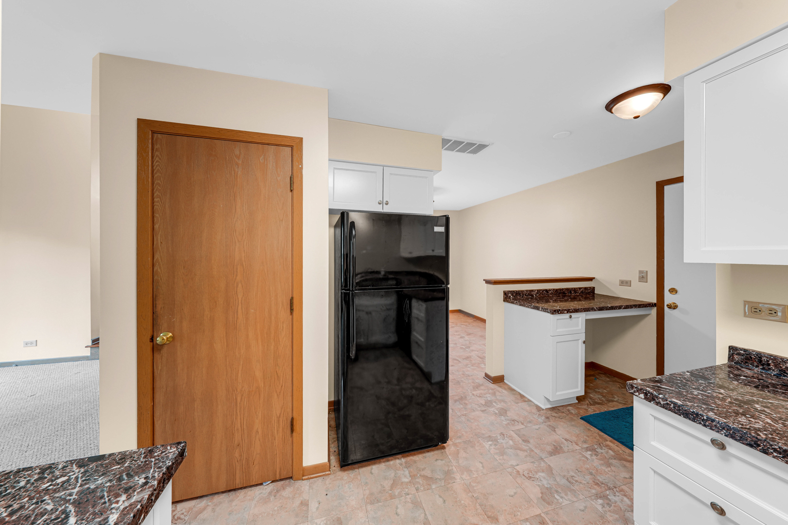 265 Yorkshire Court Property Photo 17