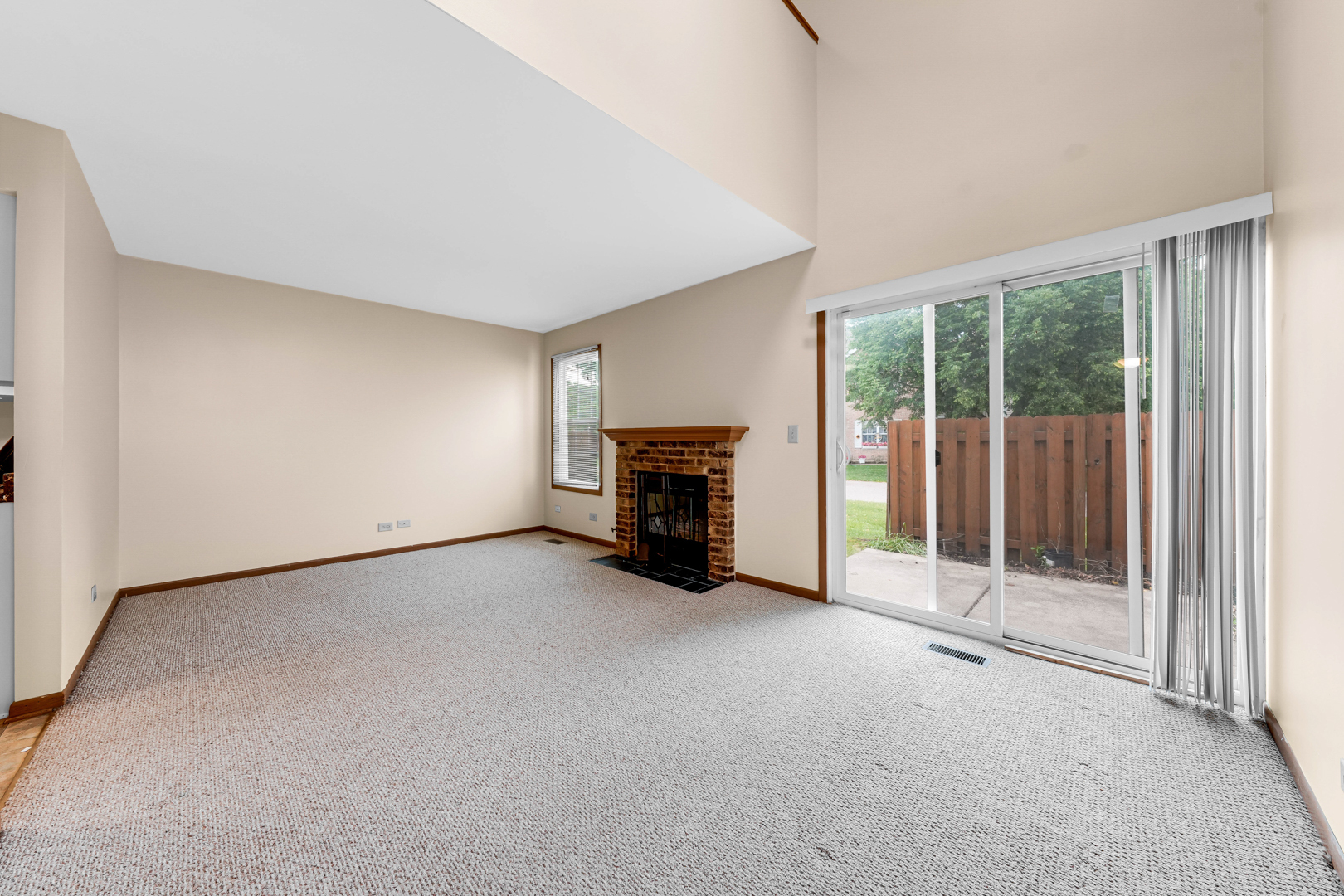 265 Yorkshire Court Property Photo 20