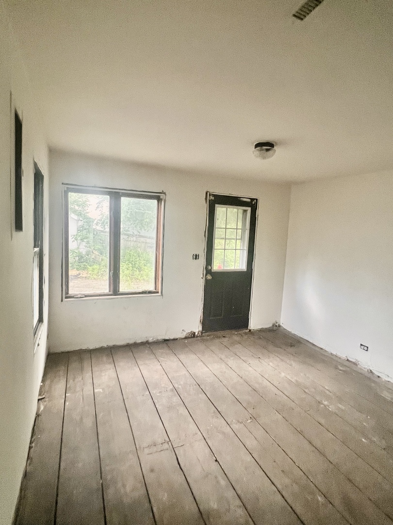 80 Cathryn Street Property Photo 3