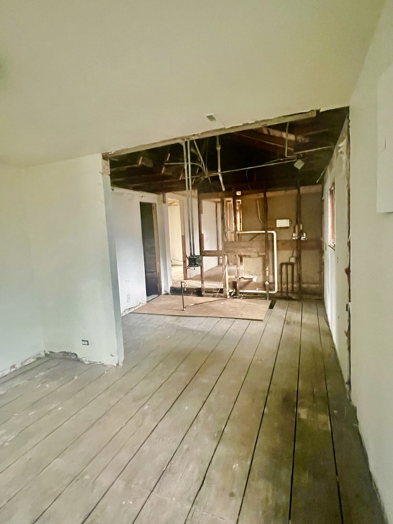80 Cathryn Street Property Photo 4