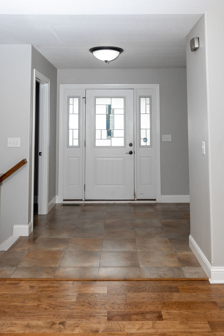 2303 Slade Lane Property Photo 4