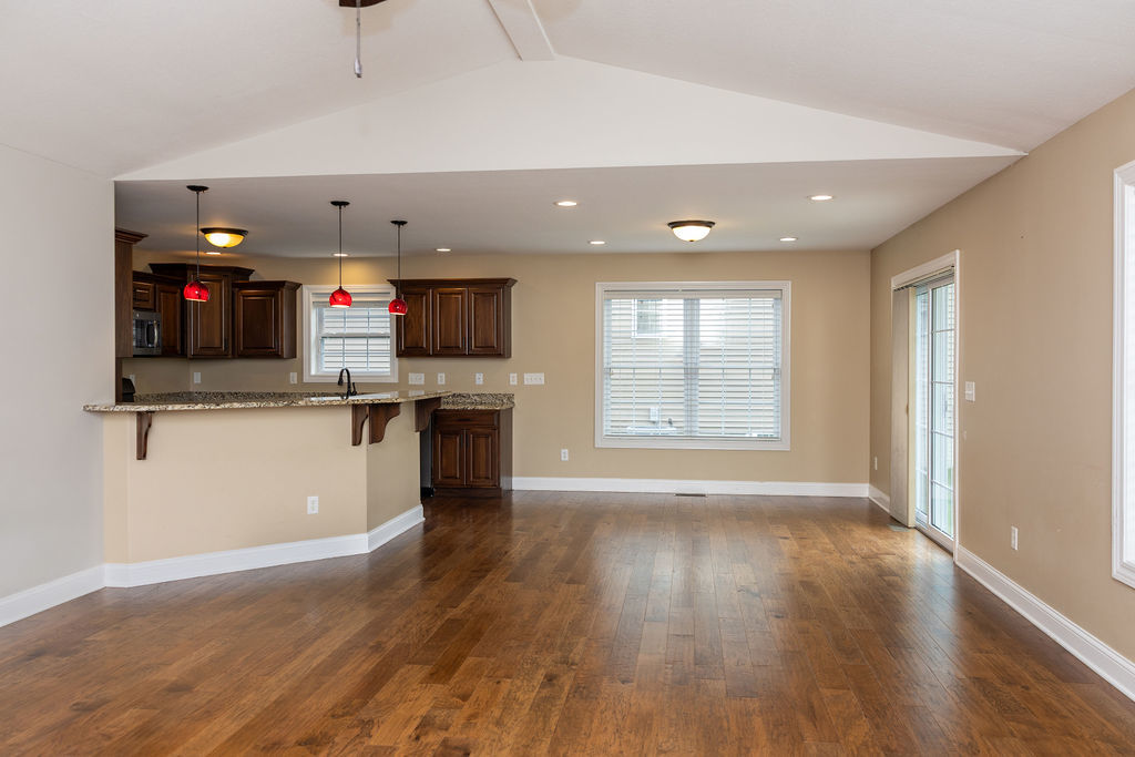 2303 Slade Lane Property Photo 11