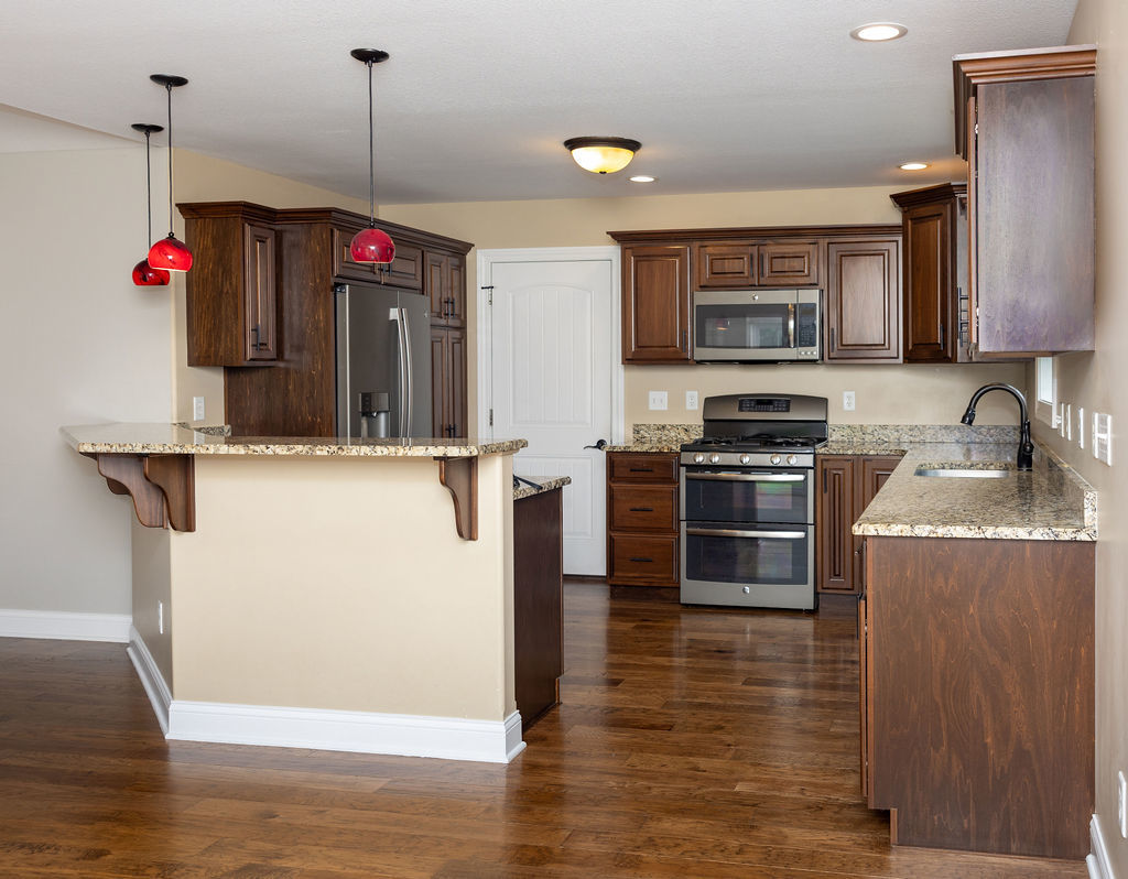 2303 Slade Lane Property Photo 12