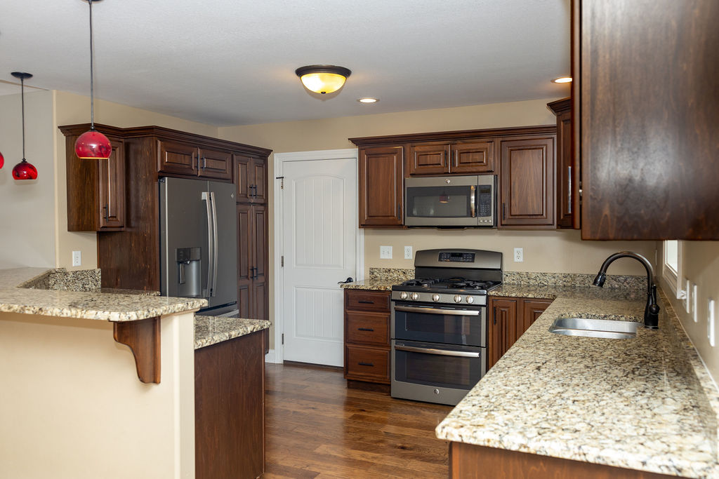 2303 Slade Lane Property Photo 13