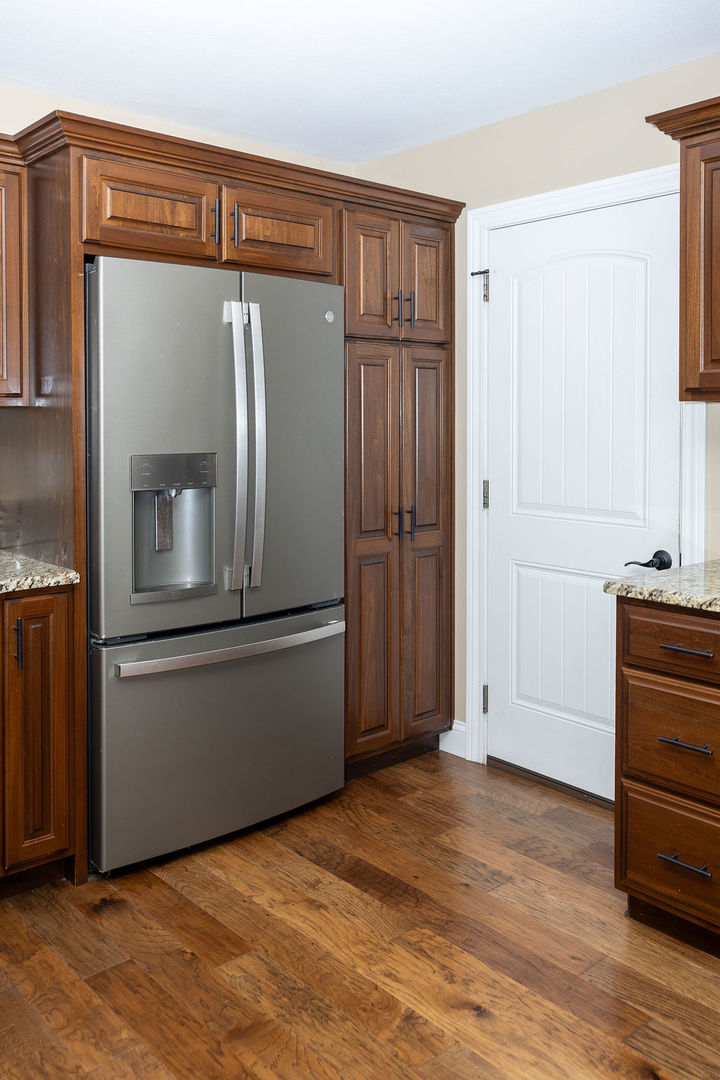 2303 Slade Lane Property Photo 14